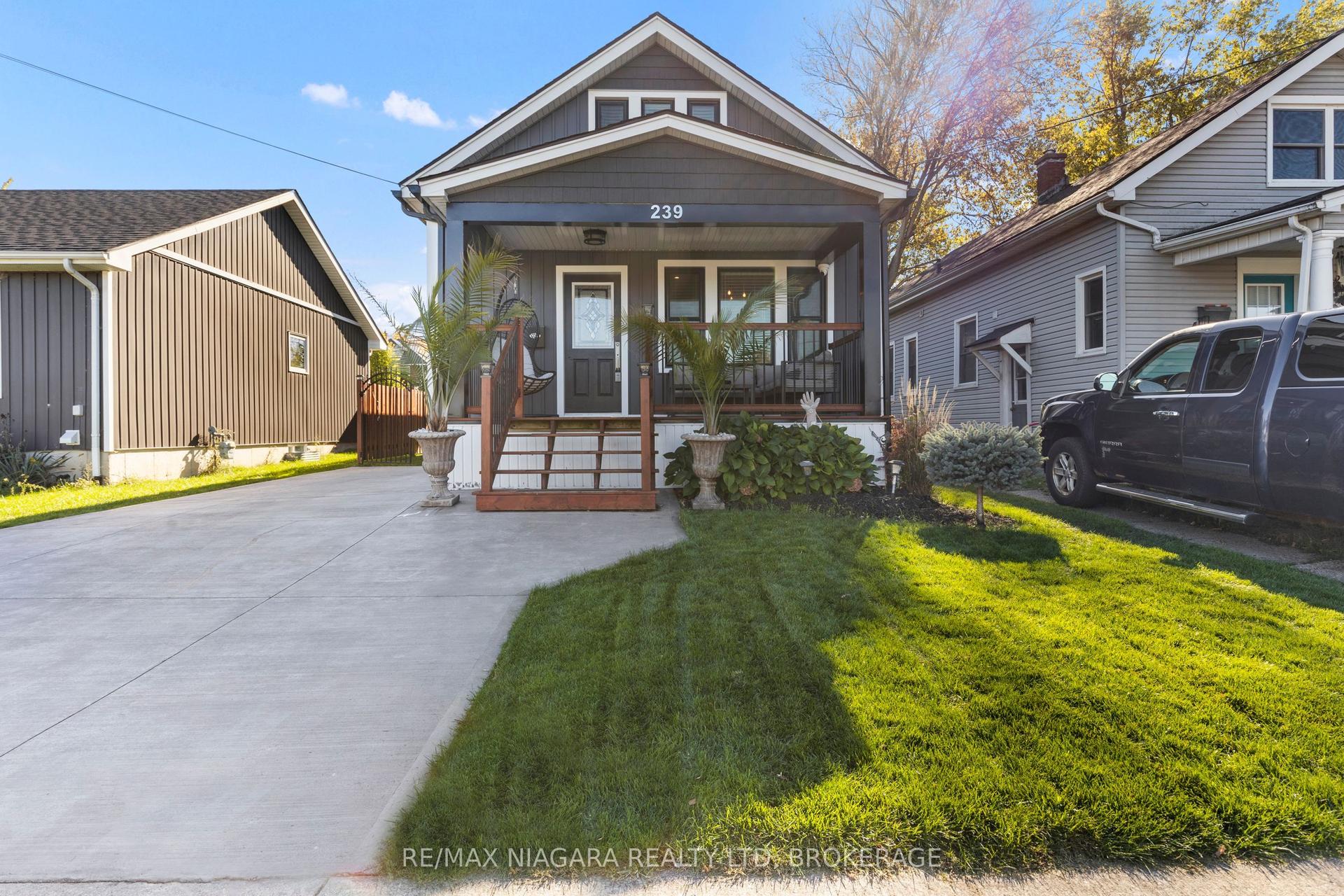 239 Bowen Road — photo 1