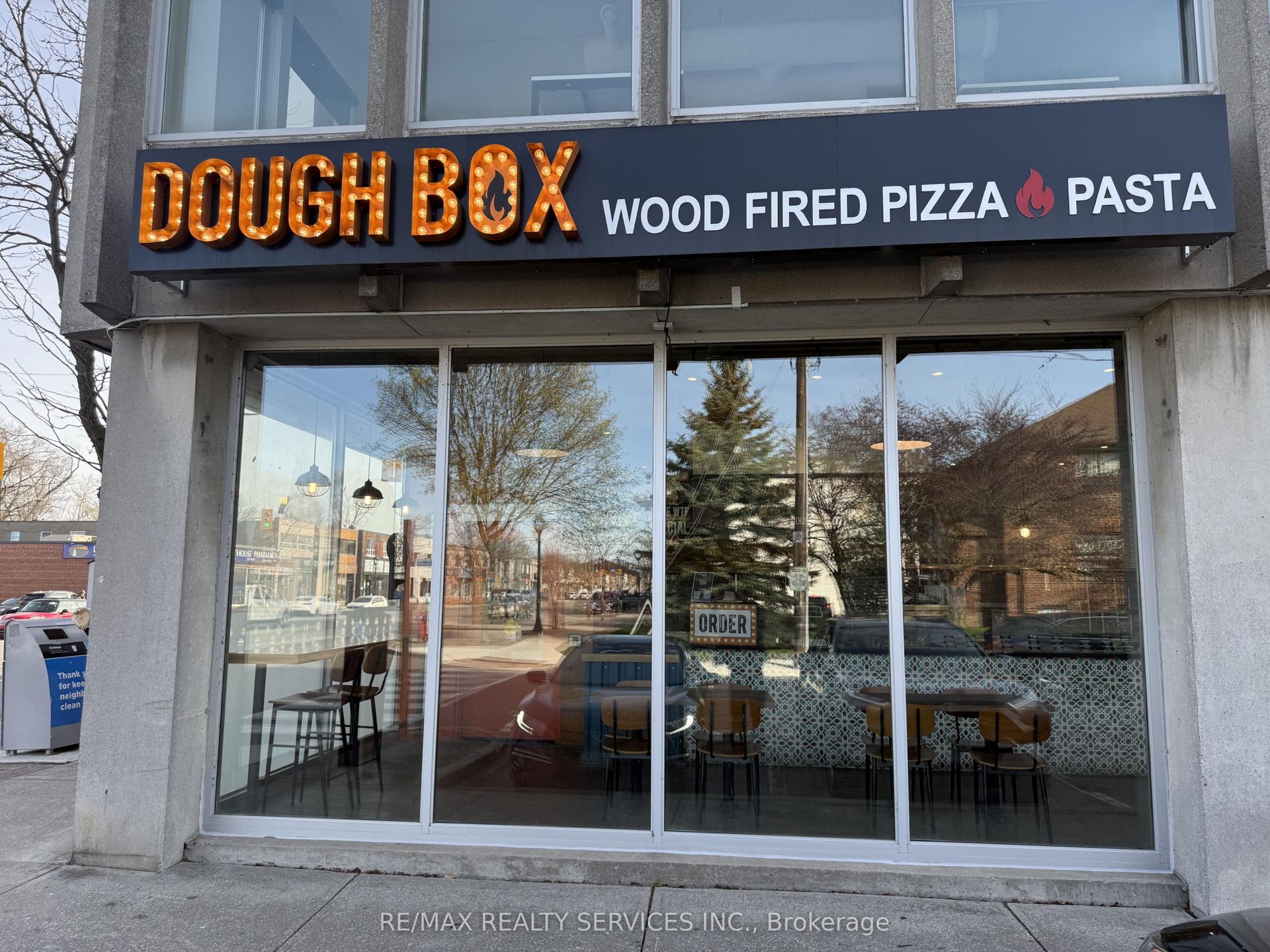 230 Lakeshore Road E — photo 1