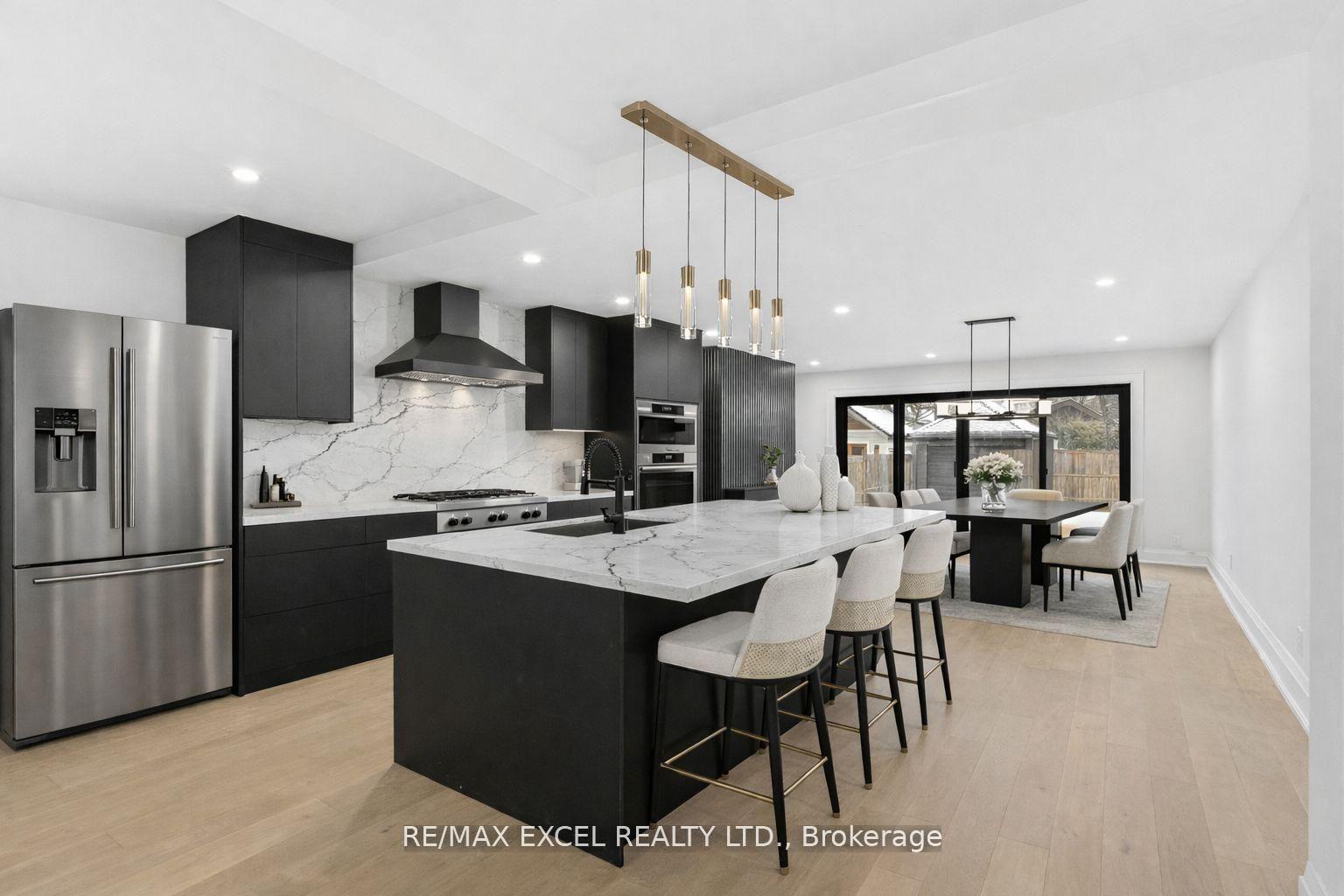 34 Raymond Avenue — photo 1