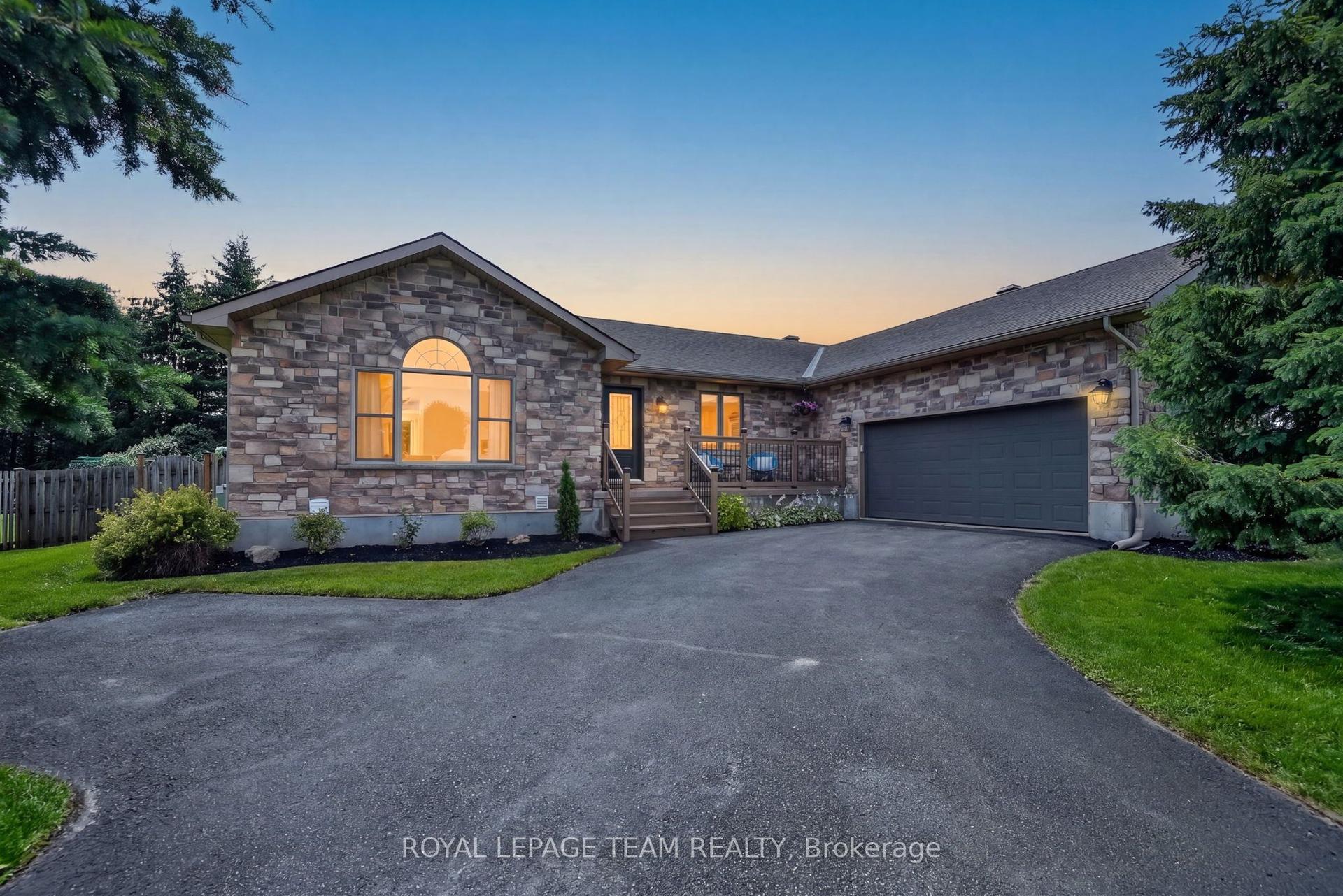 1550 Stanleyfield Crescent, Greely - Metcalfe - Osgoode - Vernon and Area — Detached for sale, photo 1