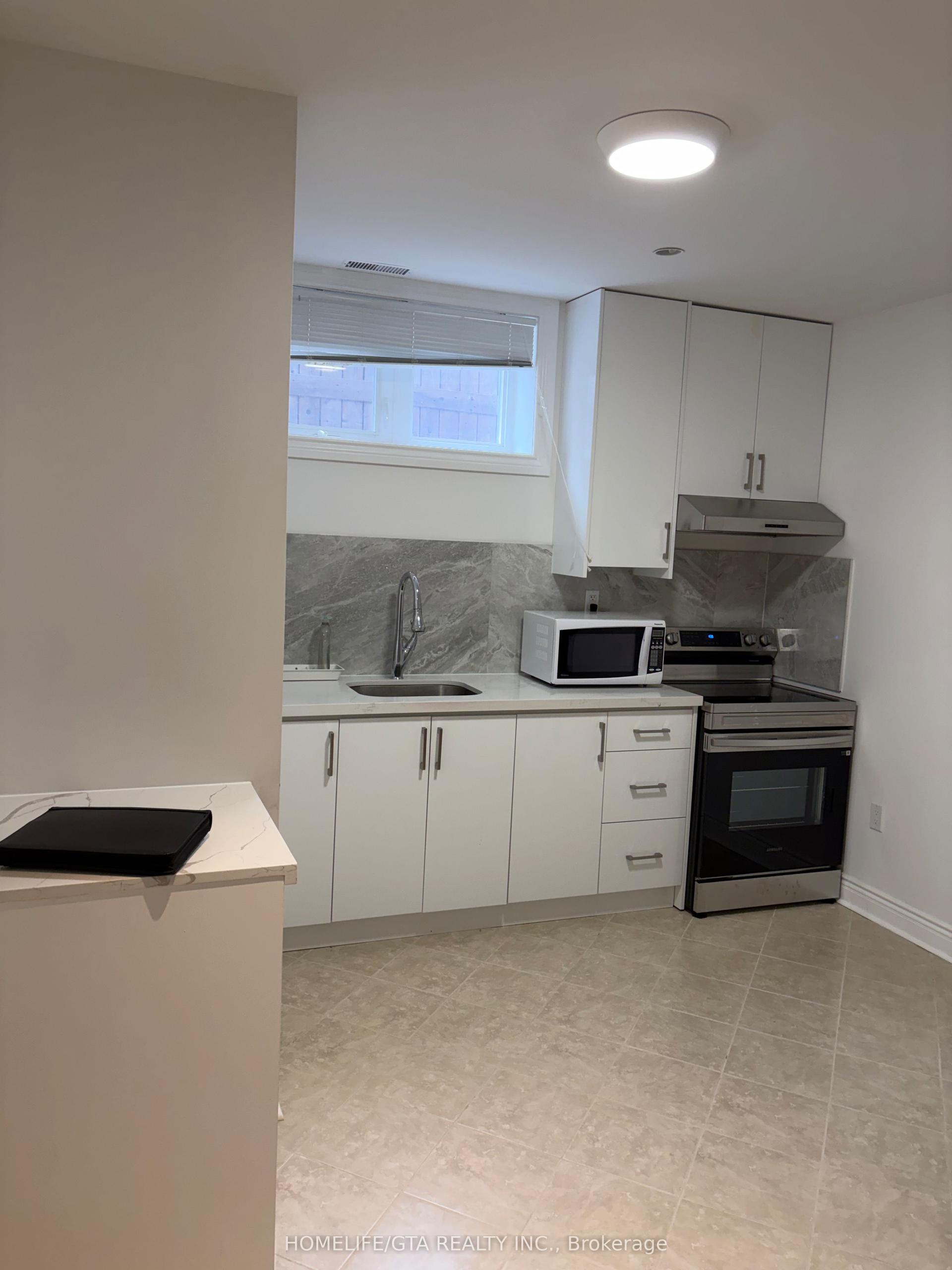 16 Creston Road — photo 1
