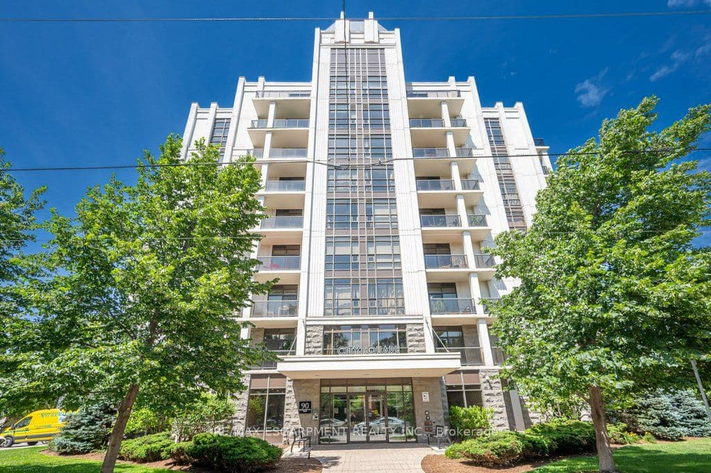 90 Charlton Avenue W 302 #302 — photo 1