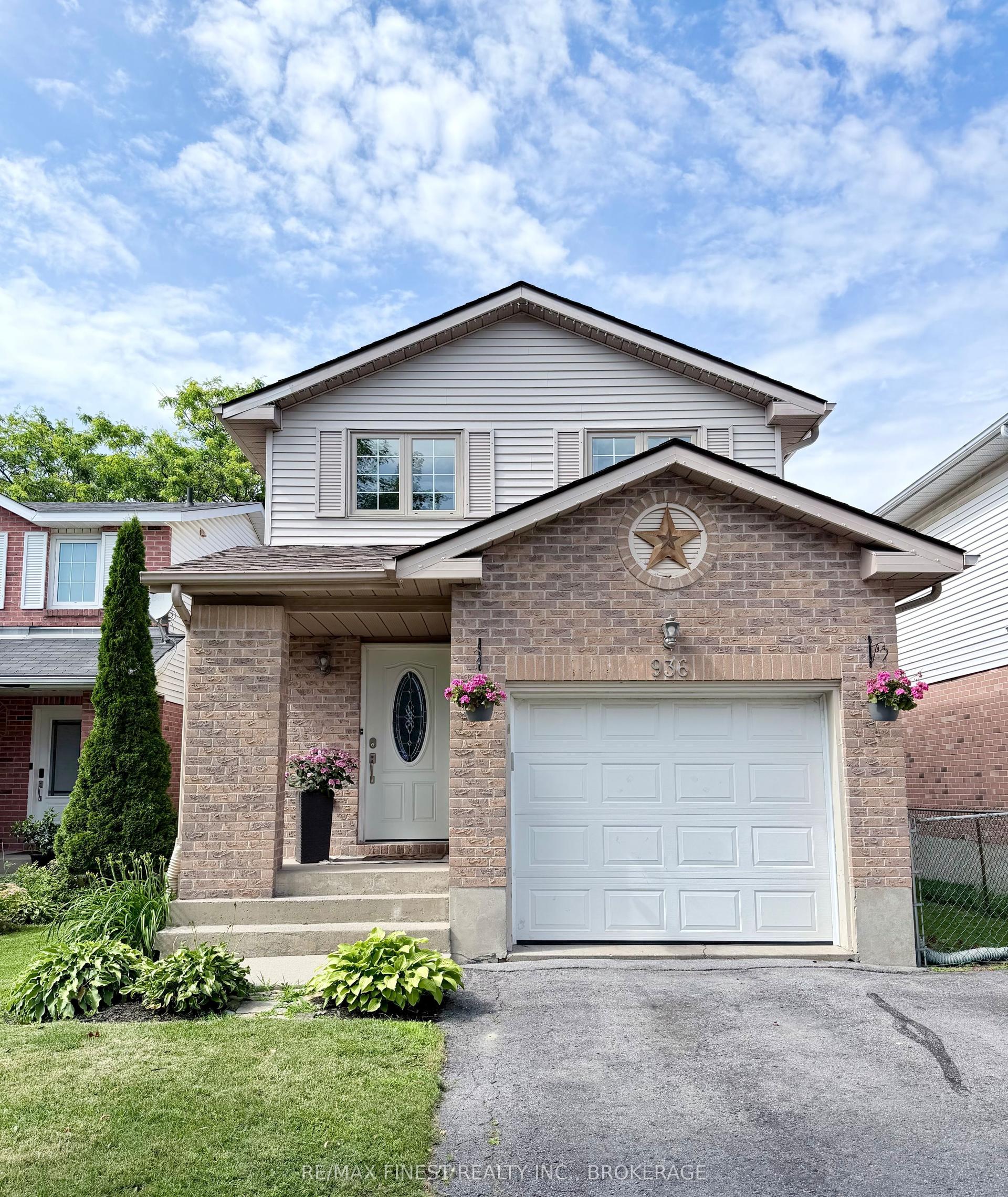 936 Killarney Crescent, Kingston — Detached for sale, photo 1