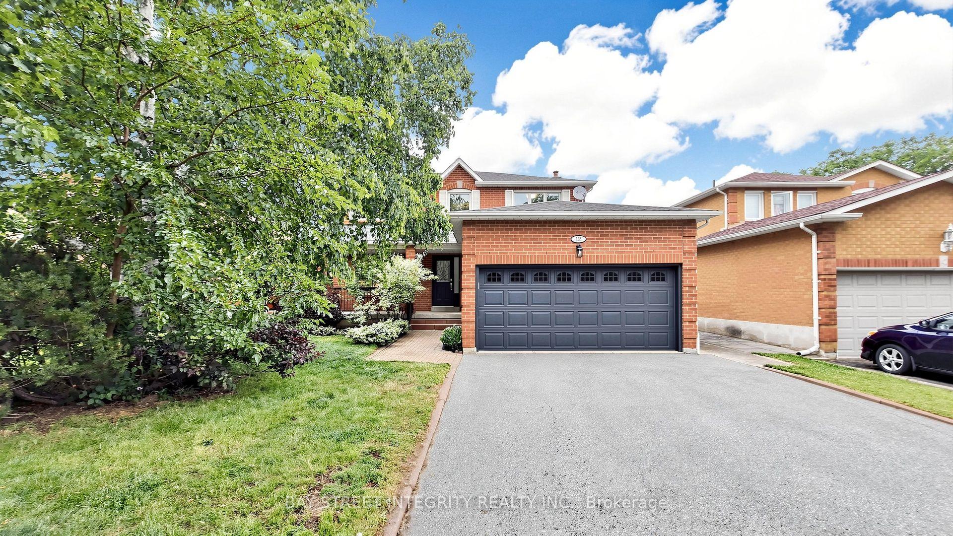 158 Largo Crescent — photo 1