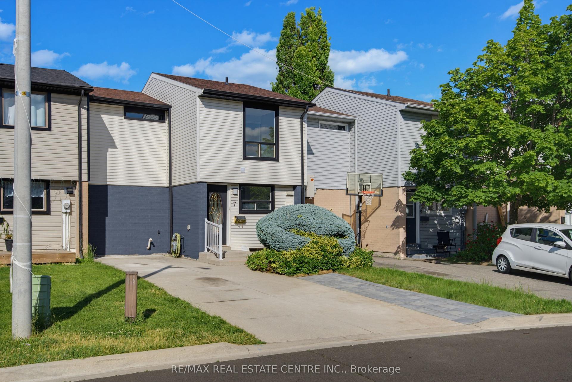 7 GREAT OAK Court — photo 1