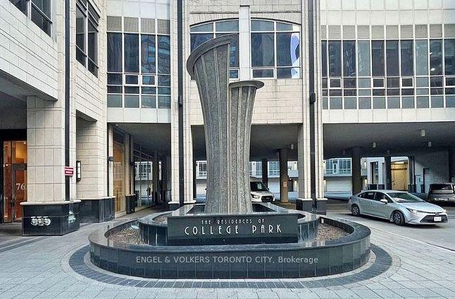 761 Bay Street 2302 #2302, Toronto — Condo for lease, photo 1