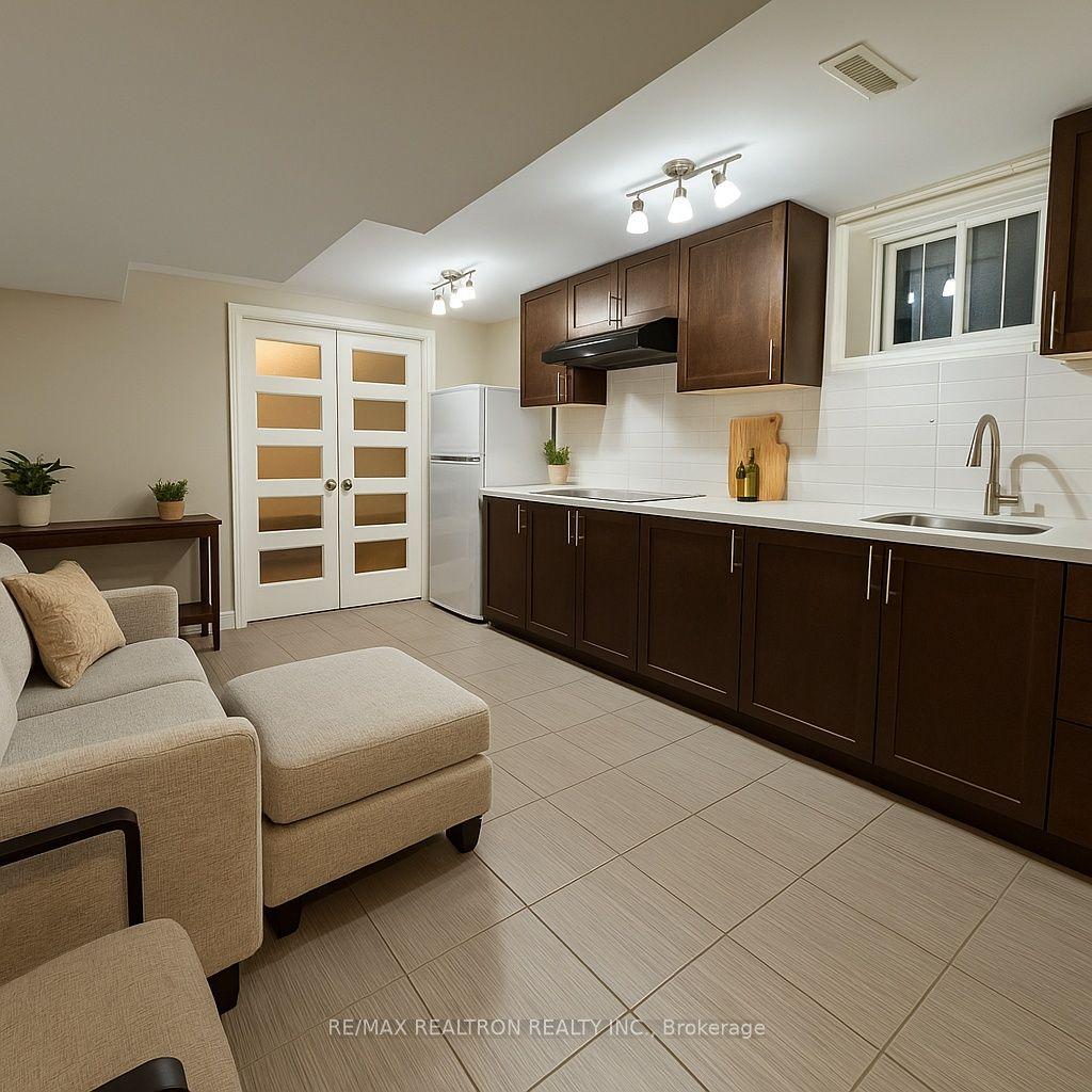 36 George Henry Boulevard Basement A #Basement A, Toronto — Multiplex for lease, photo 1