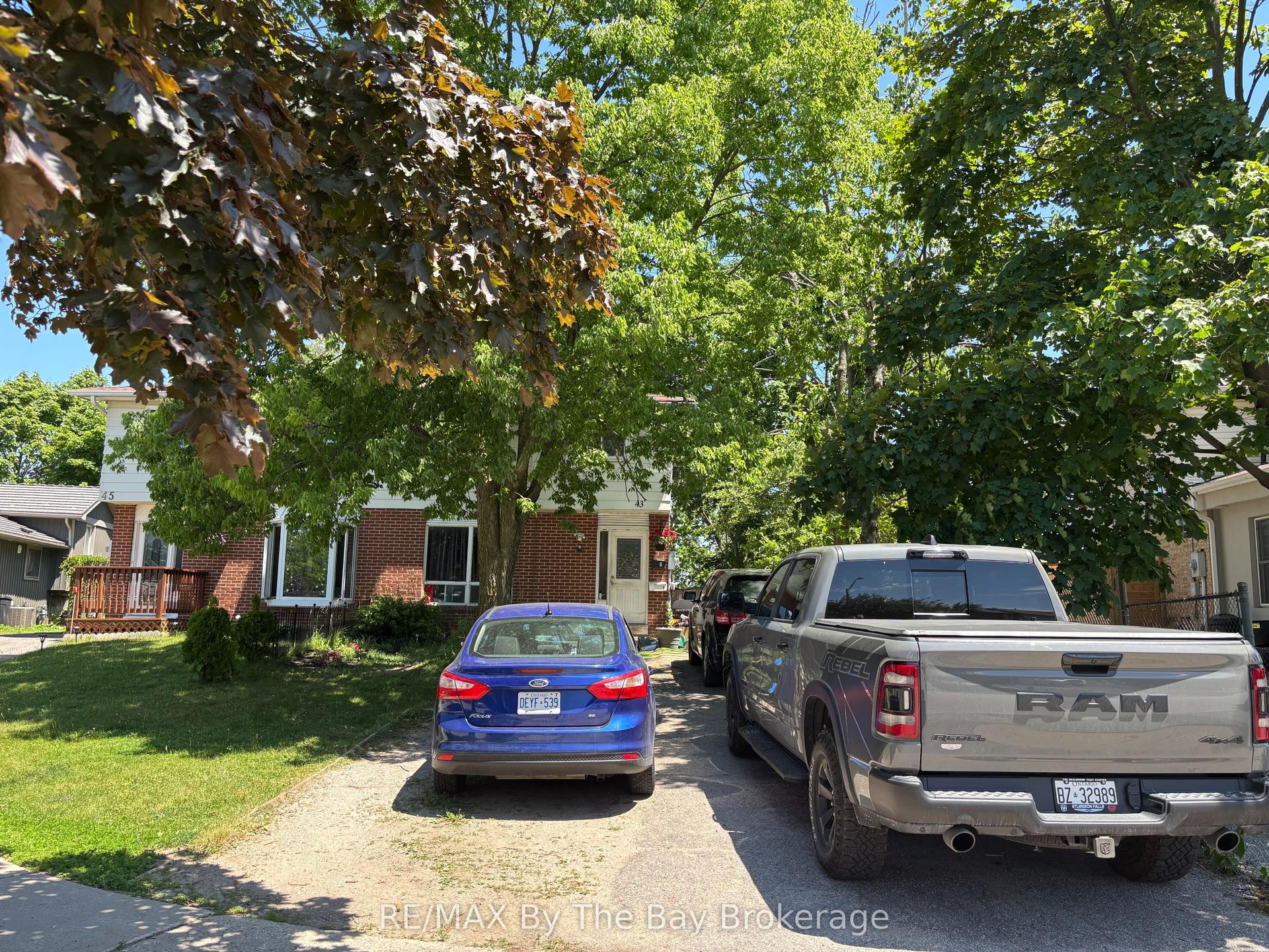 43 Christie Crescent — photo 1