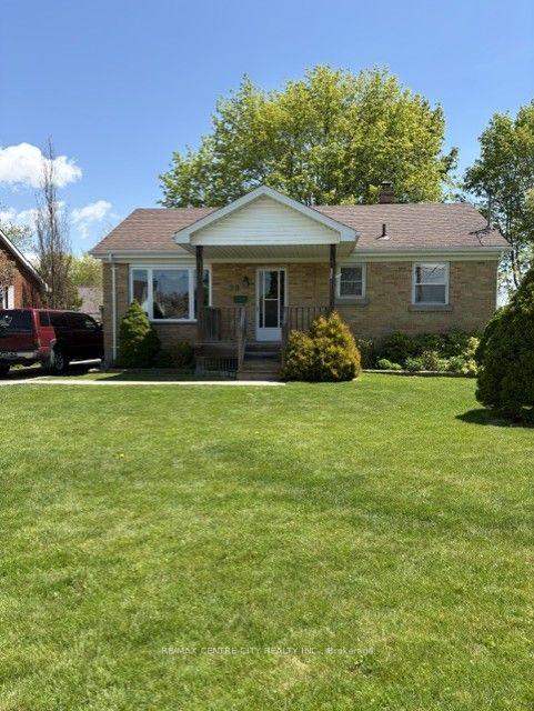 28 Dieppe Drive — photo 1