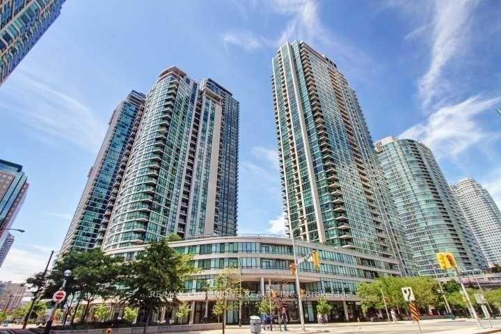 12 Yonge Street E 402 #402, Toronto — Condo for lease, photo 1