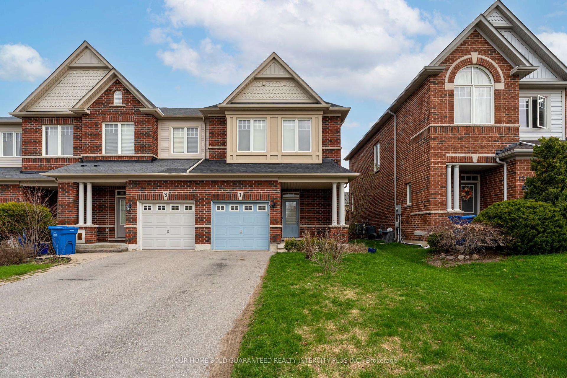 1 Thatcher Crescent — photo 1