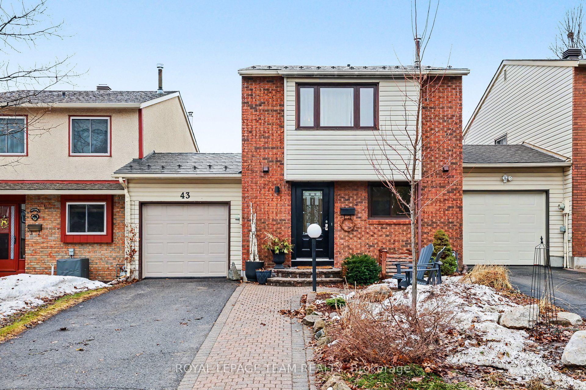 43 Whelan Drive — photo 1