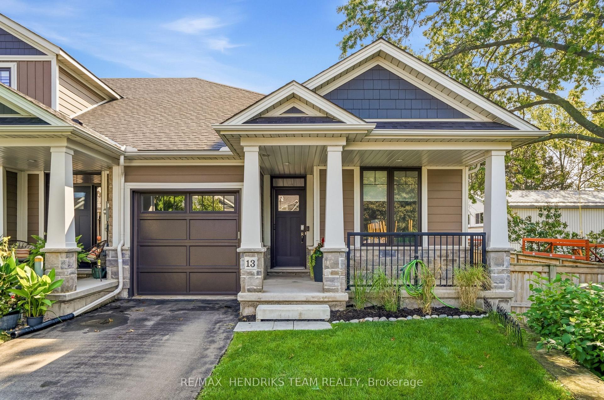 13 Turbinia Court, Grimsby — Condo for sale, photo 1