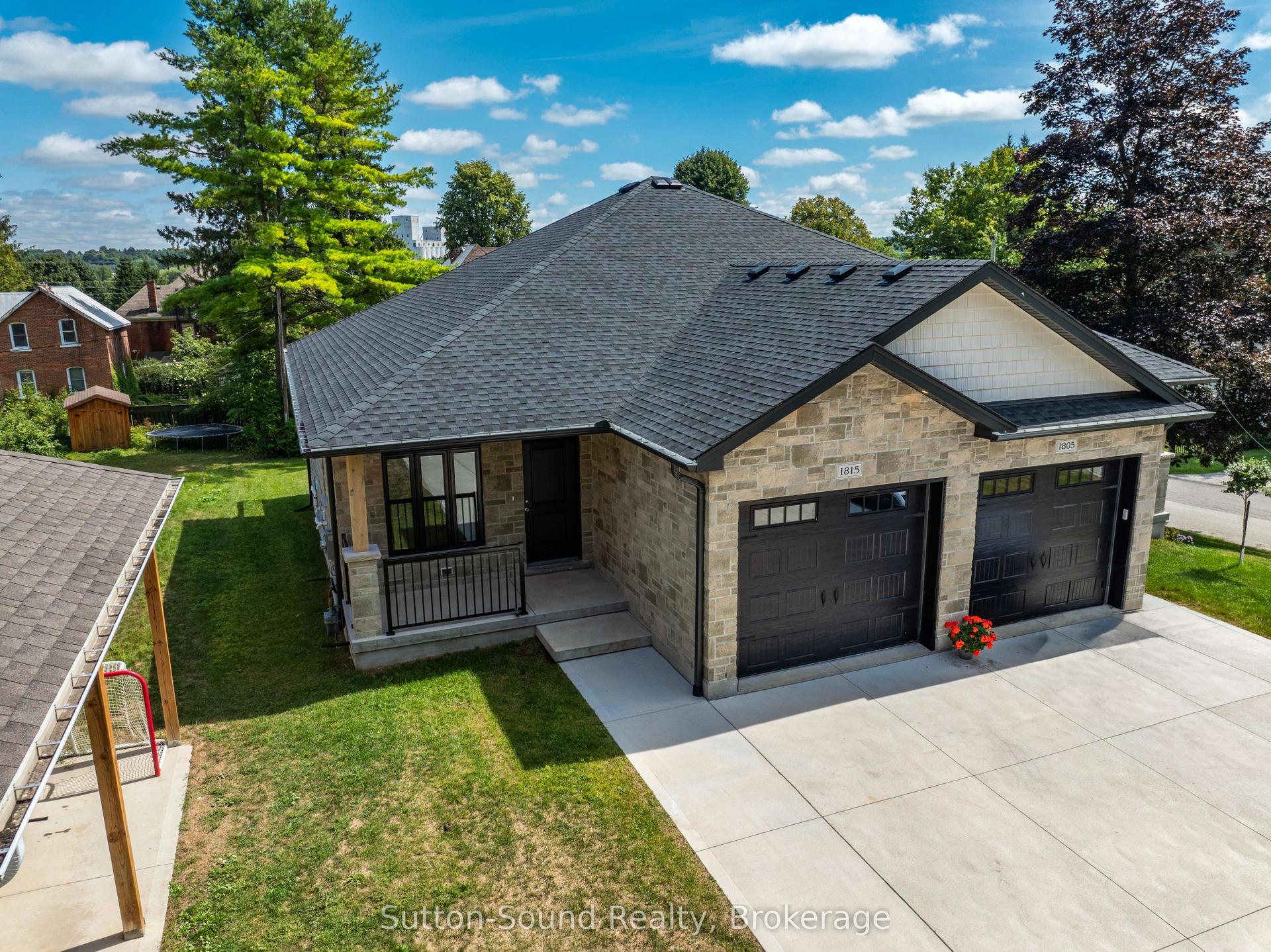 1815 5th Avenue W, Owen Sound — Semi-Detached for sale, photo 1