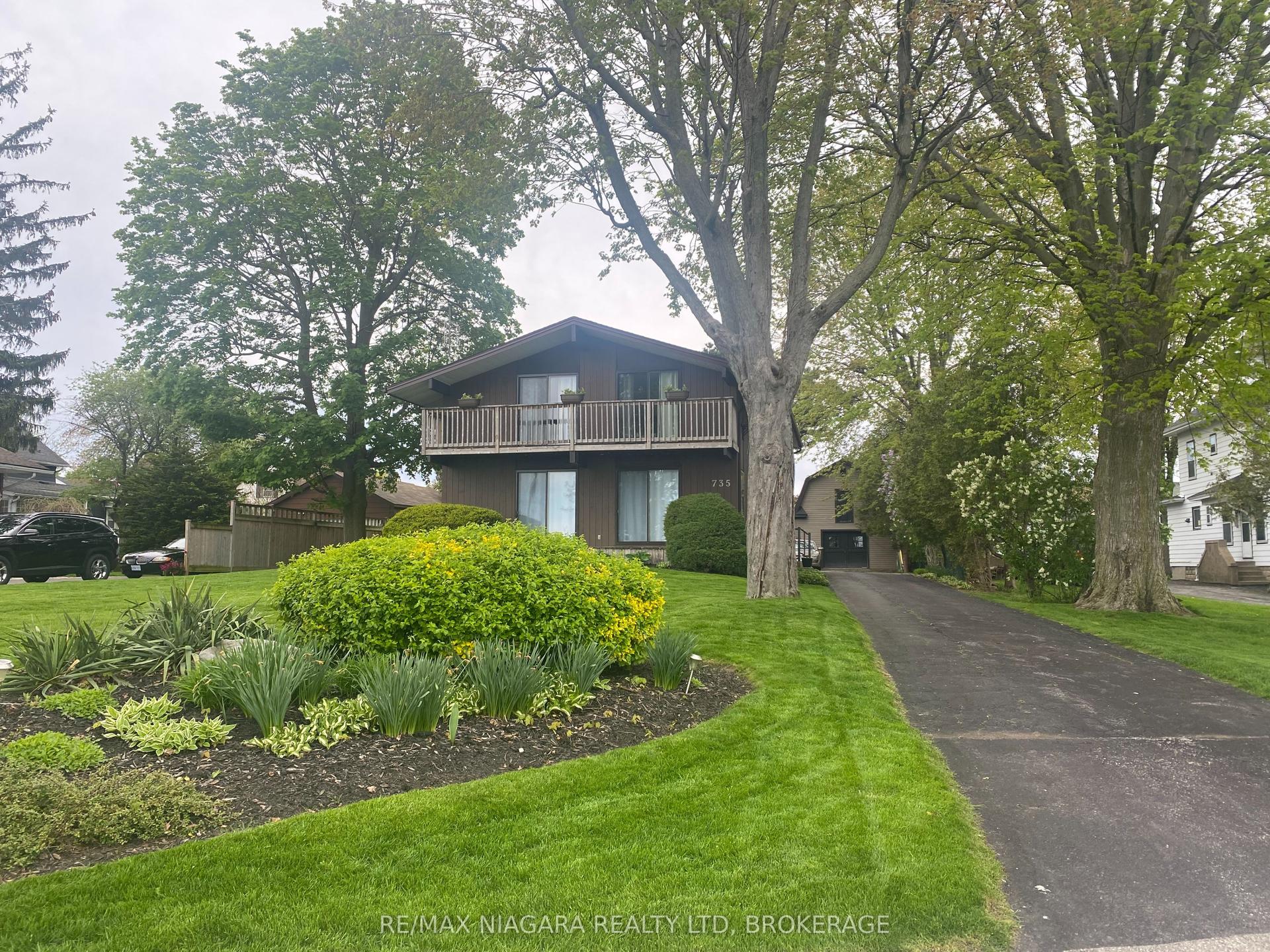 735 Niagara Boulevard — photo 1