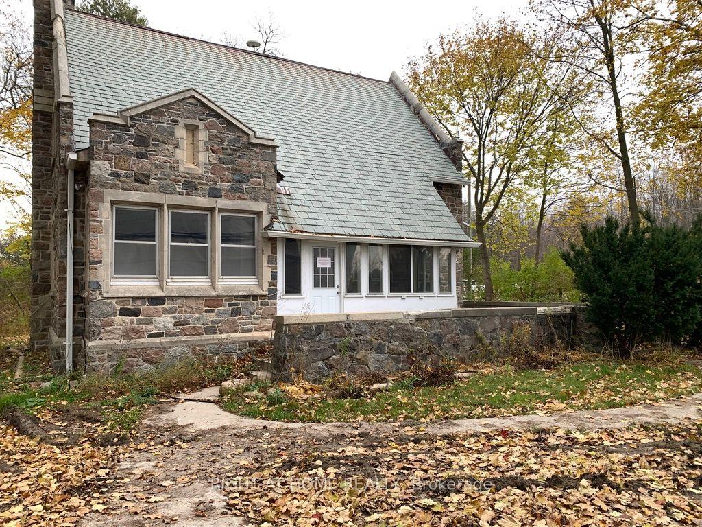 13760 Keele Street, King — Detached for lease, photo 1