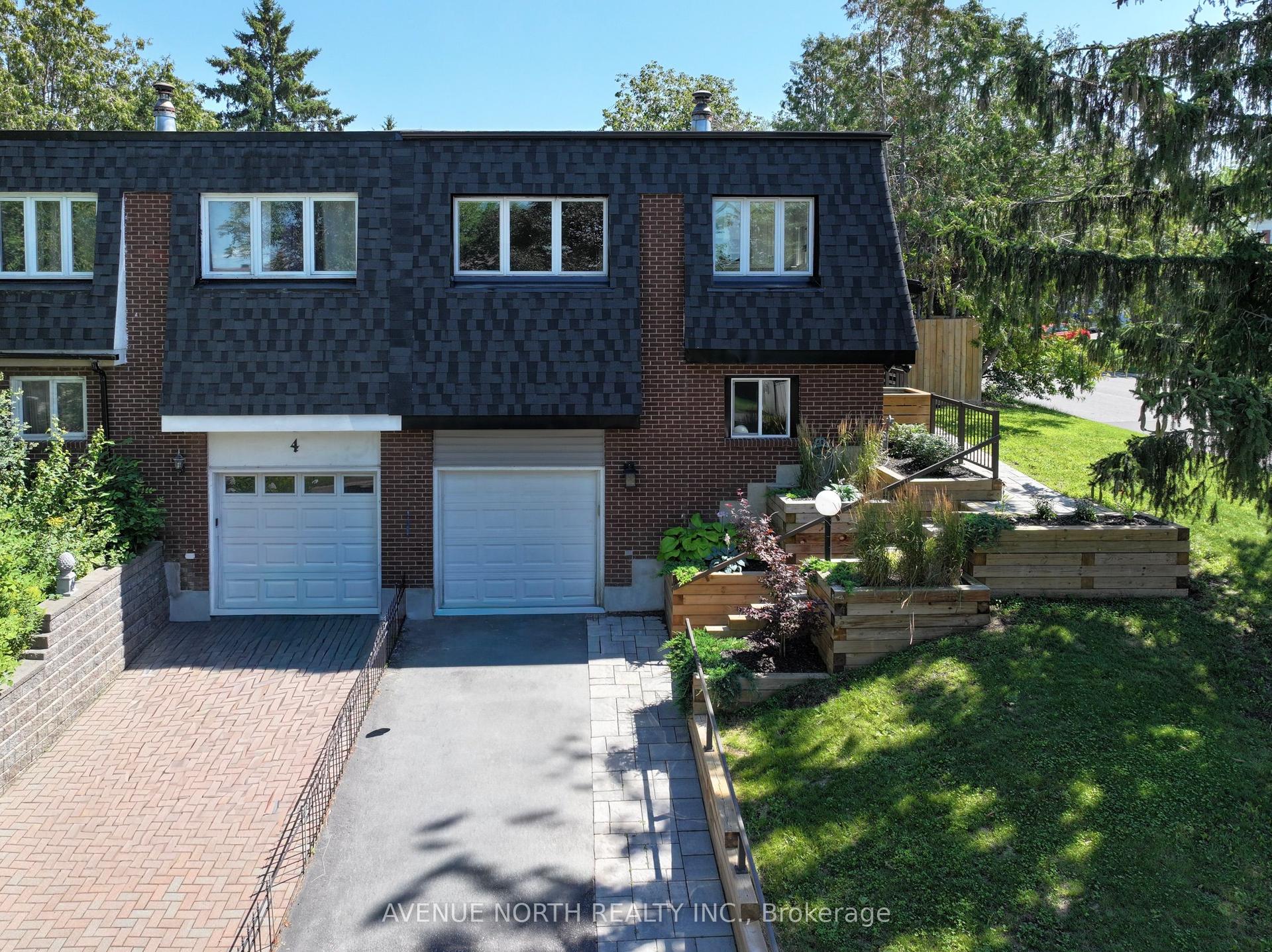 2 OBERON Street, Bells Corners and South to Fallowfield — Semi-Detached for sale, photo 1