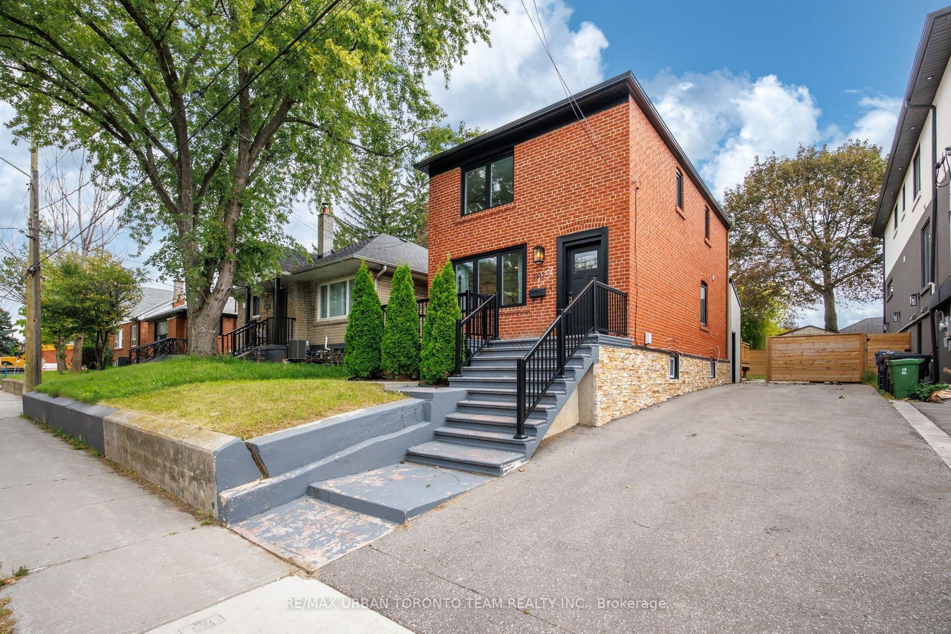 3517 St Clair Avenue E, Toronto — Detached for sale, photo 1