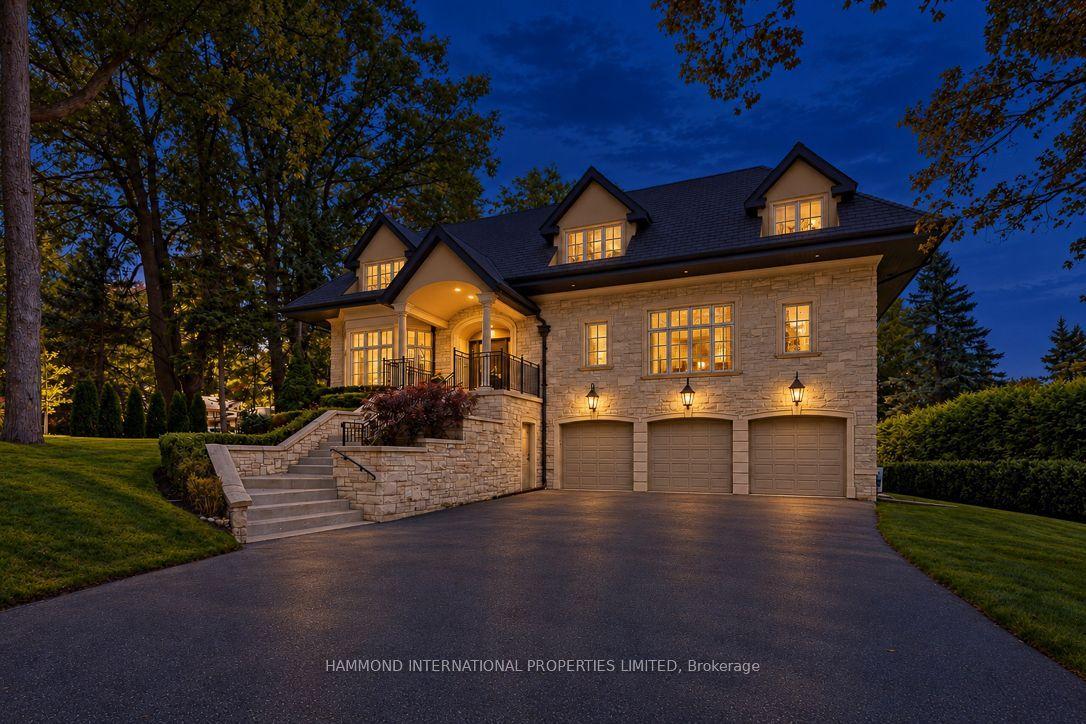 8 Country Club Drive, Toronto — Detached for sale, photo 1