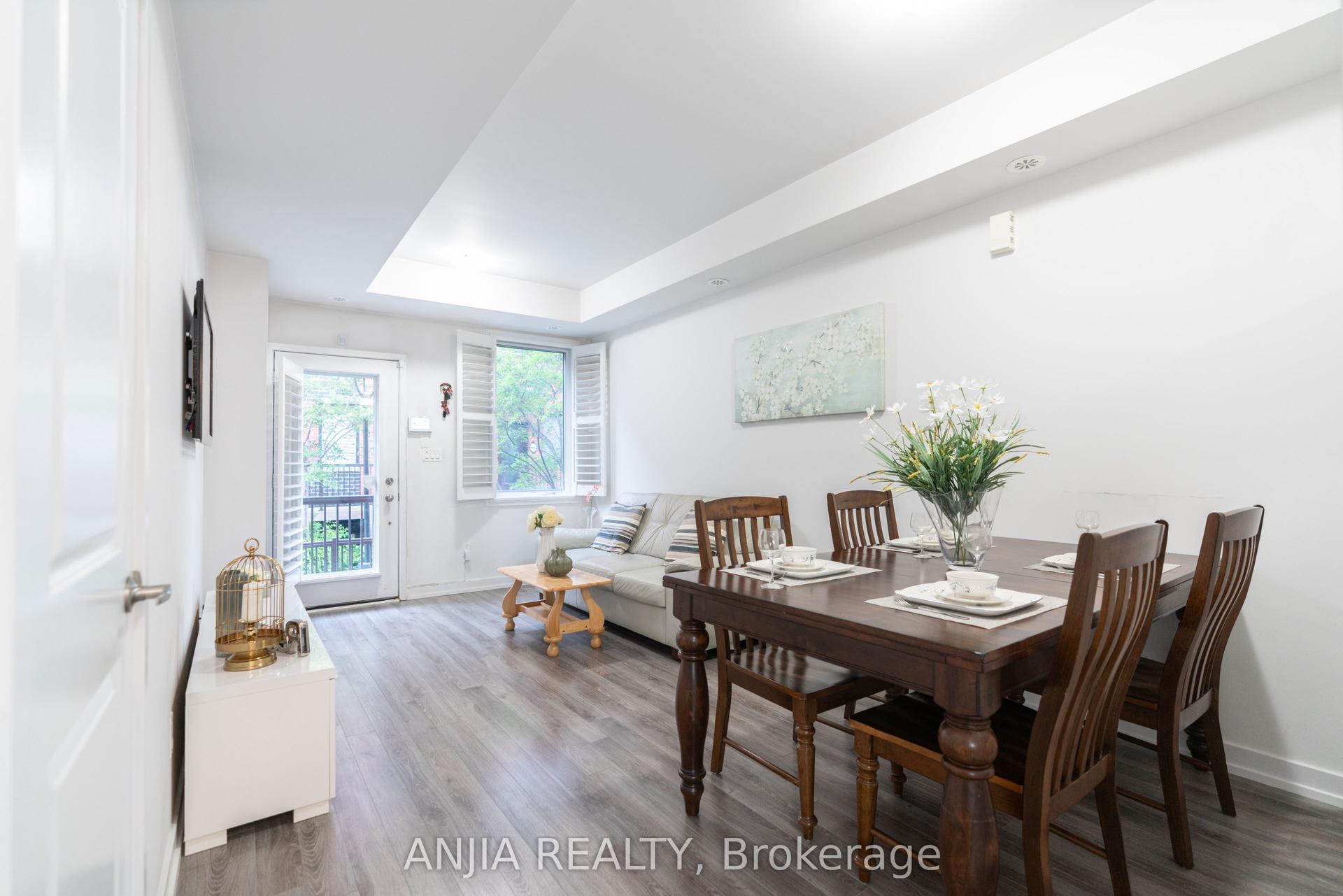 869 Wilson Avenue 33 #33 — photo 1