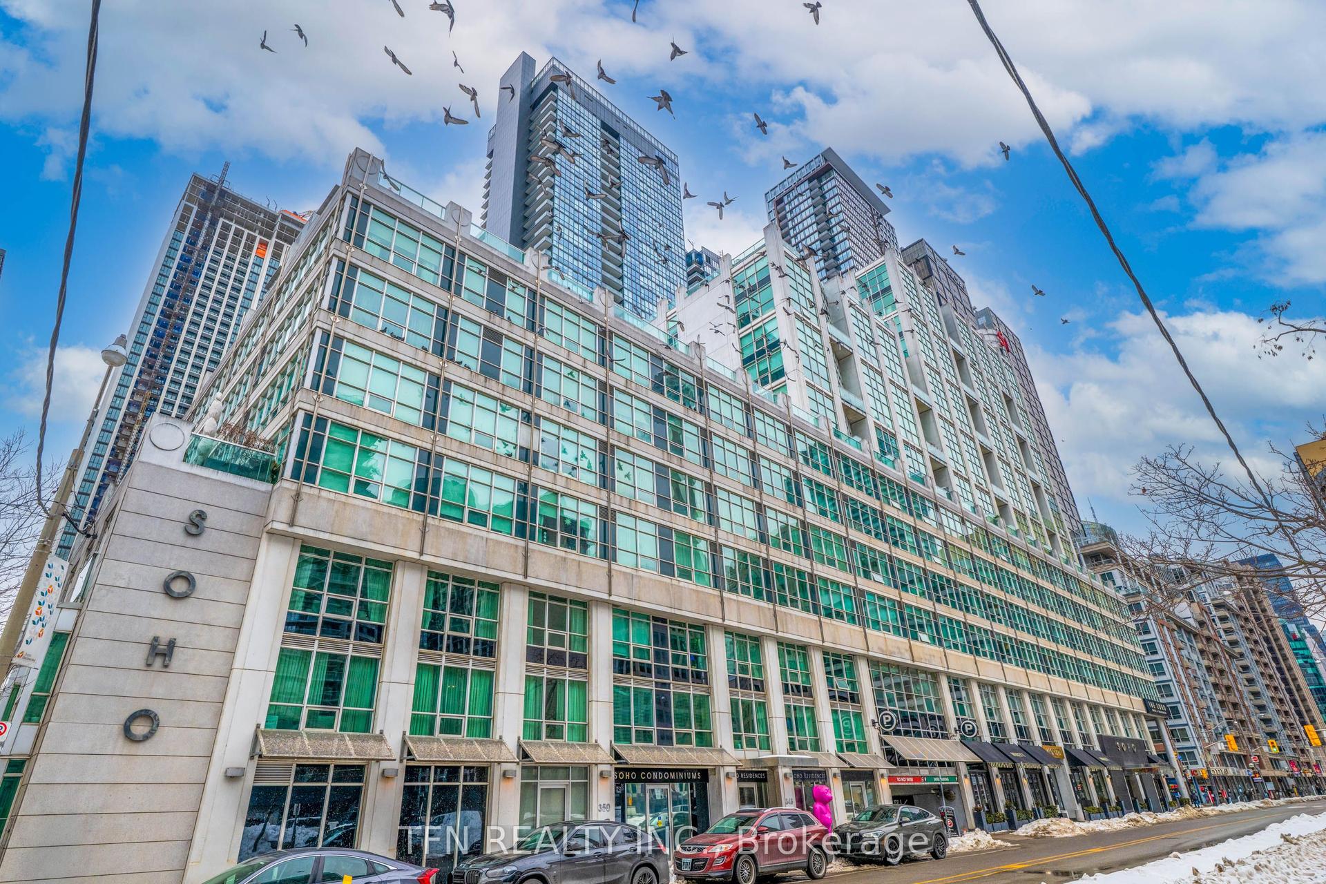 350 Wellington Street W M22 #M22 — photo 1