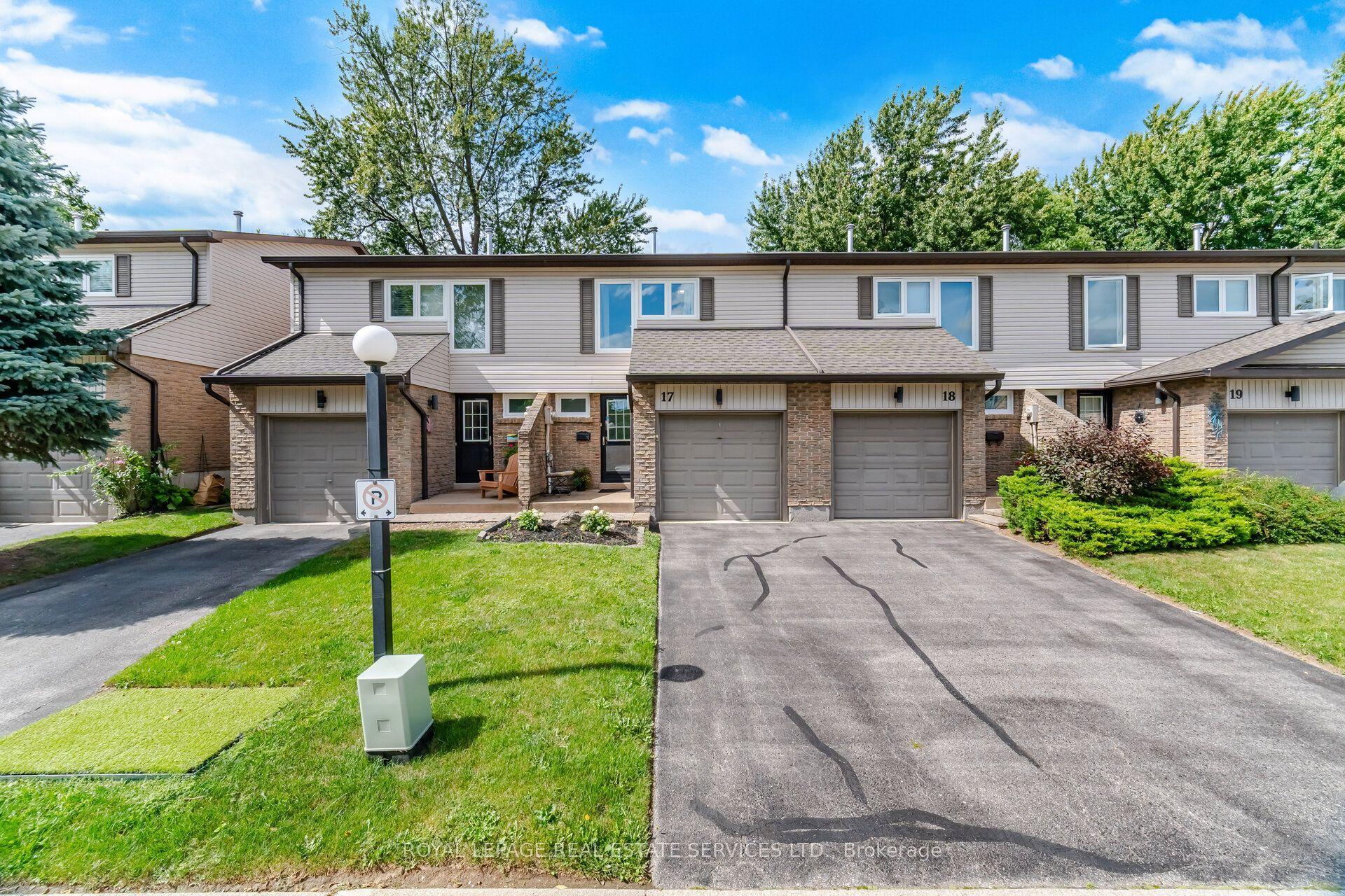 2411 Sovereign Street 17 #17, Oakville — Condo Town for sale, photo 1