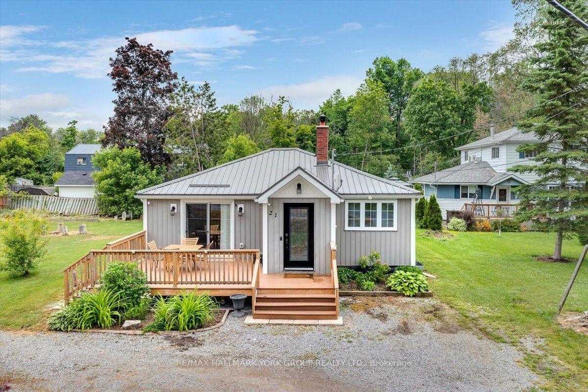 21 Lakeshore Road — photo 1
