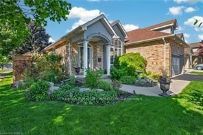 62 Varley Crescent — photo 1