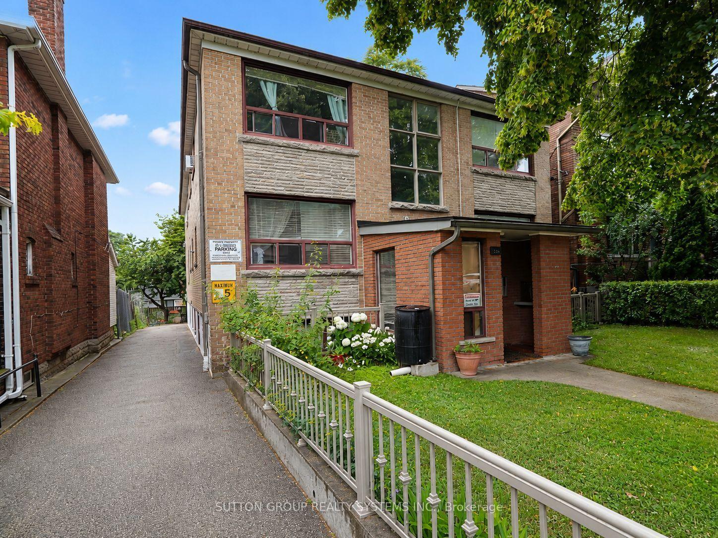 324 Lauder Avenue, Toronto — Multiplex for lease, photo 1