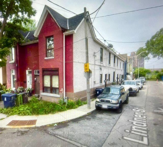 38 Miller Street, Toronto — Multiplex for sale, photo 1