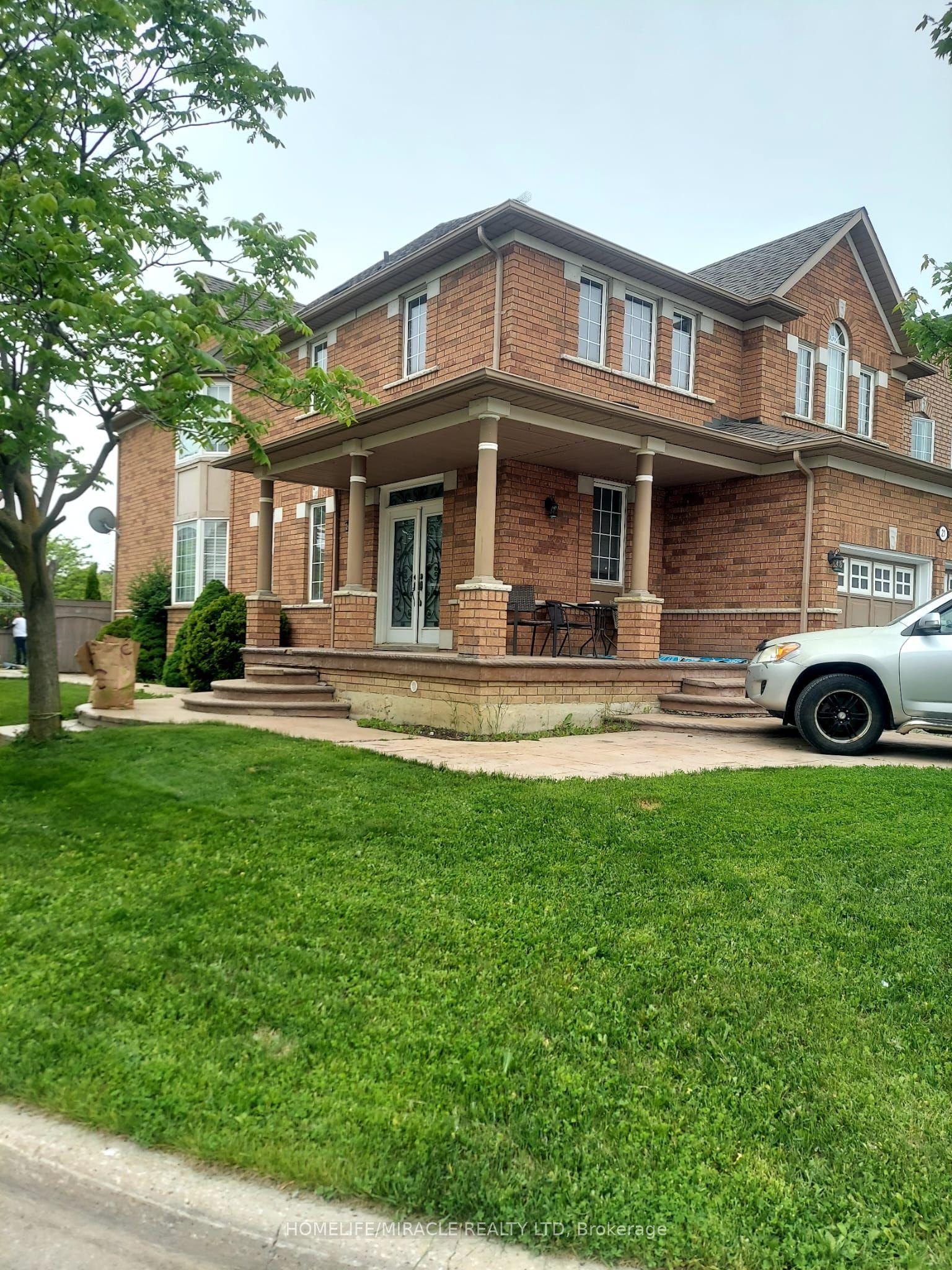 21 Mario Street, Brampton — Detached for lease, photo 1