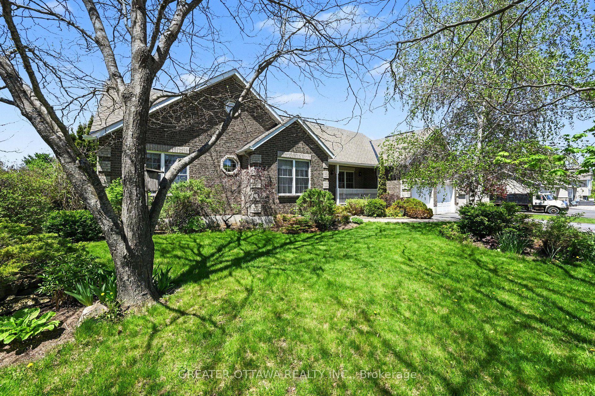 149 Heather Crescent — photo 1