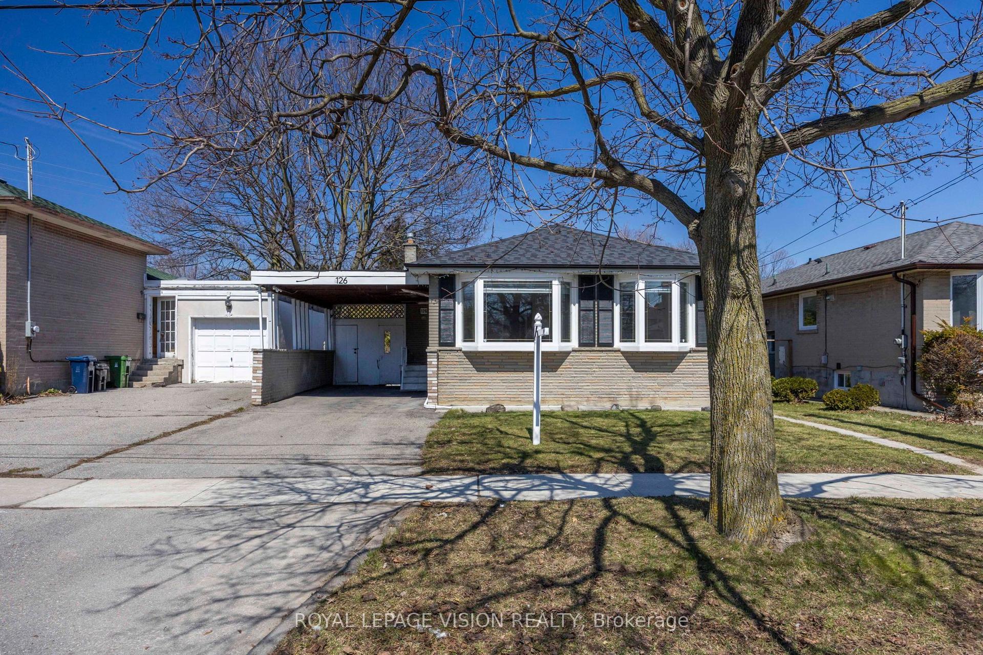 126 MILFORD HAVEN Drive — photo 1