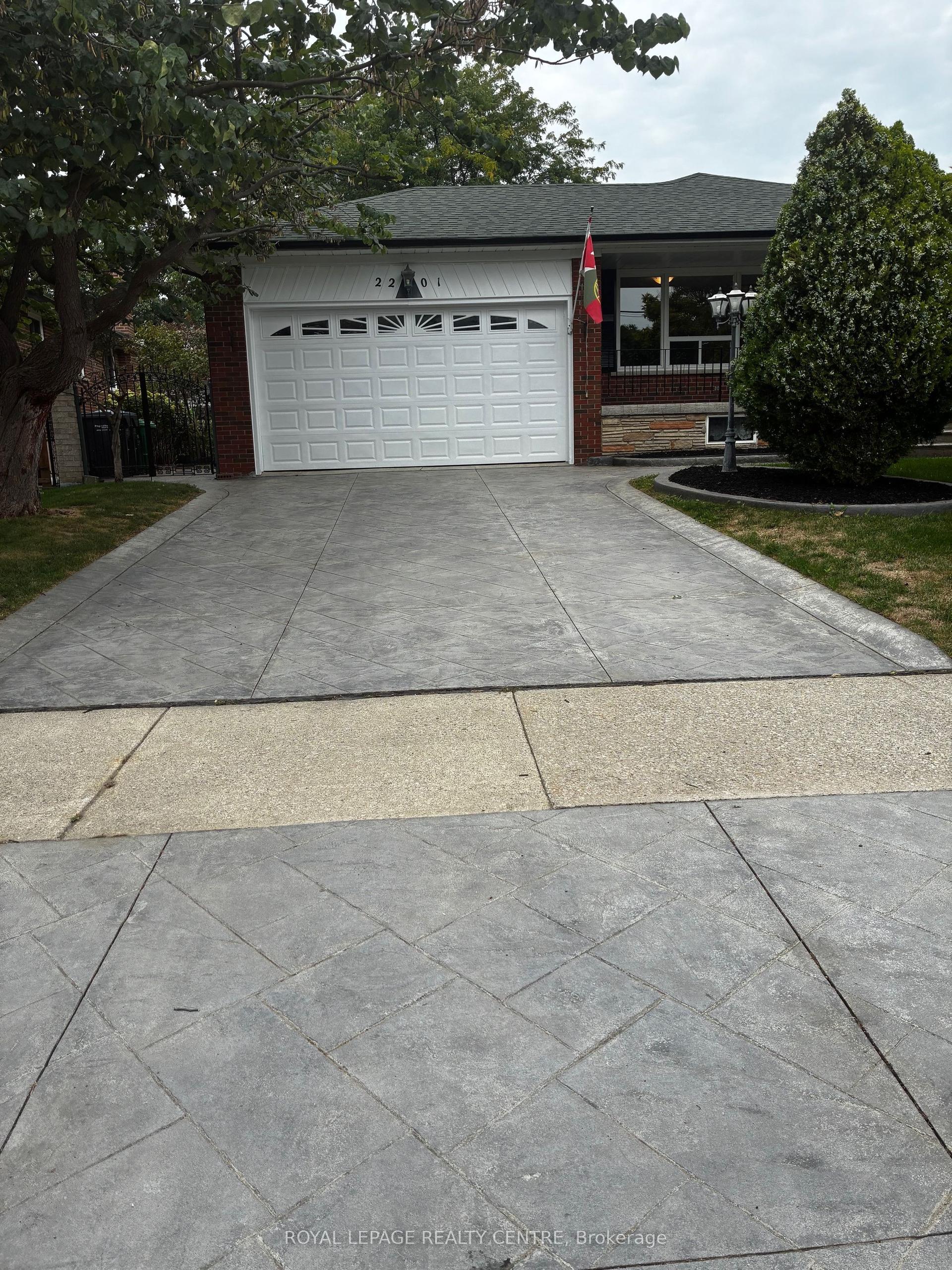 2201 Cliff Road, Mississauga — Detached for sale, photo 1