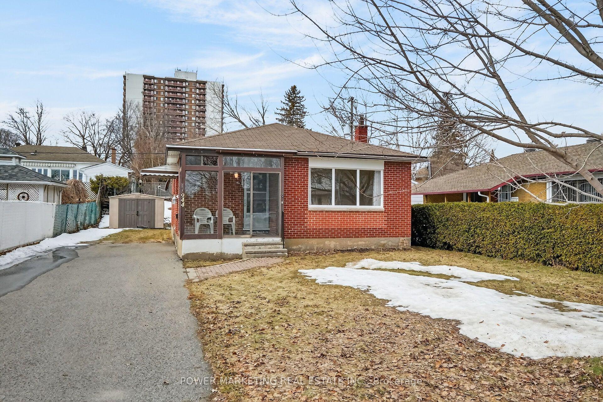 944 Eve Street — photo 1