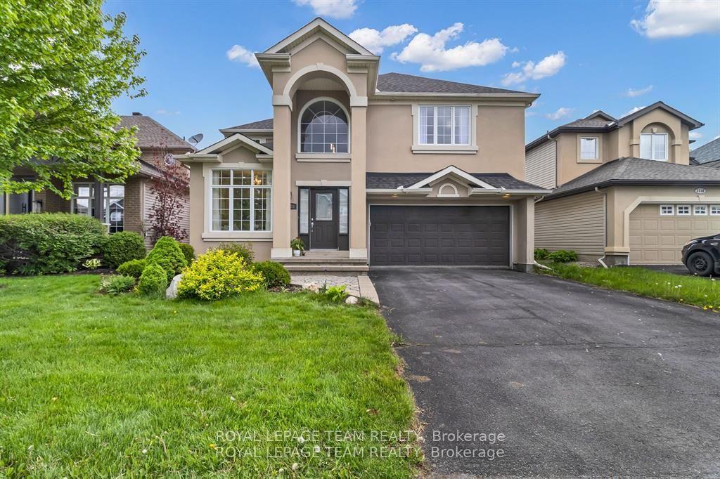 3728 Mountain Meadows Crescent — photo 1
