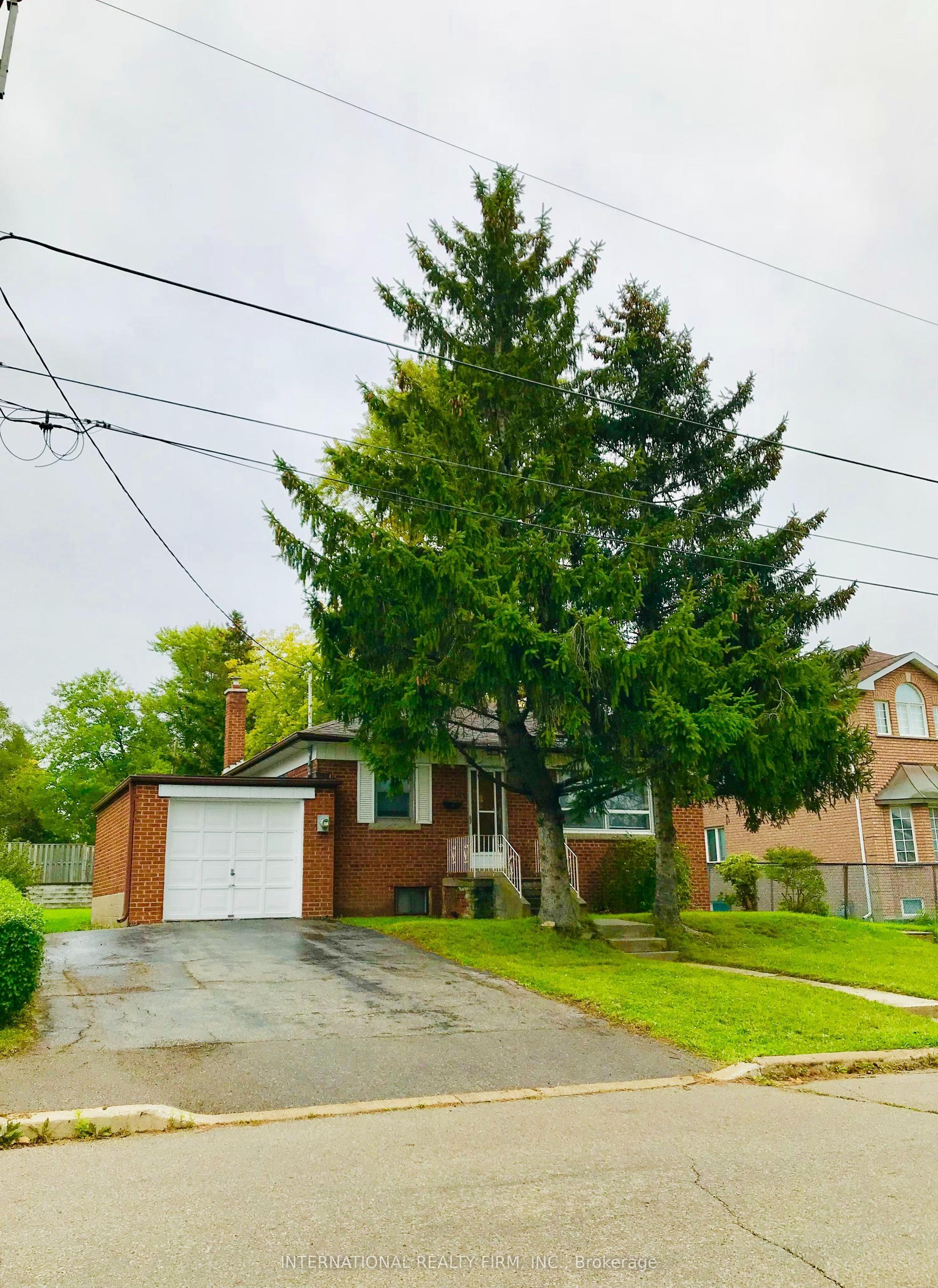 81 Claver Avenue — photo 1