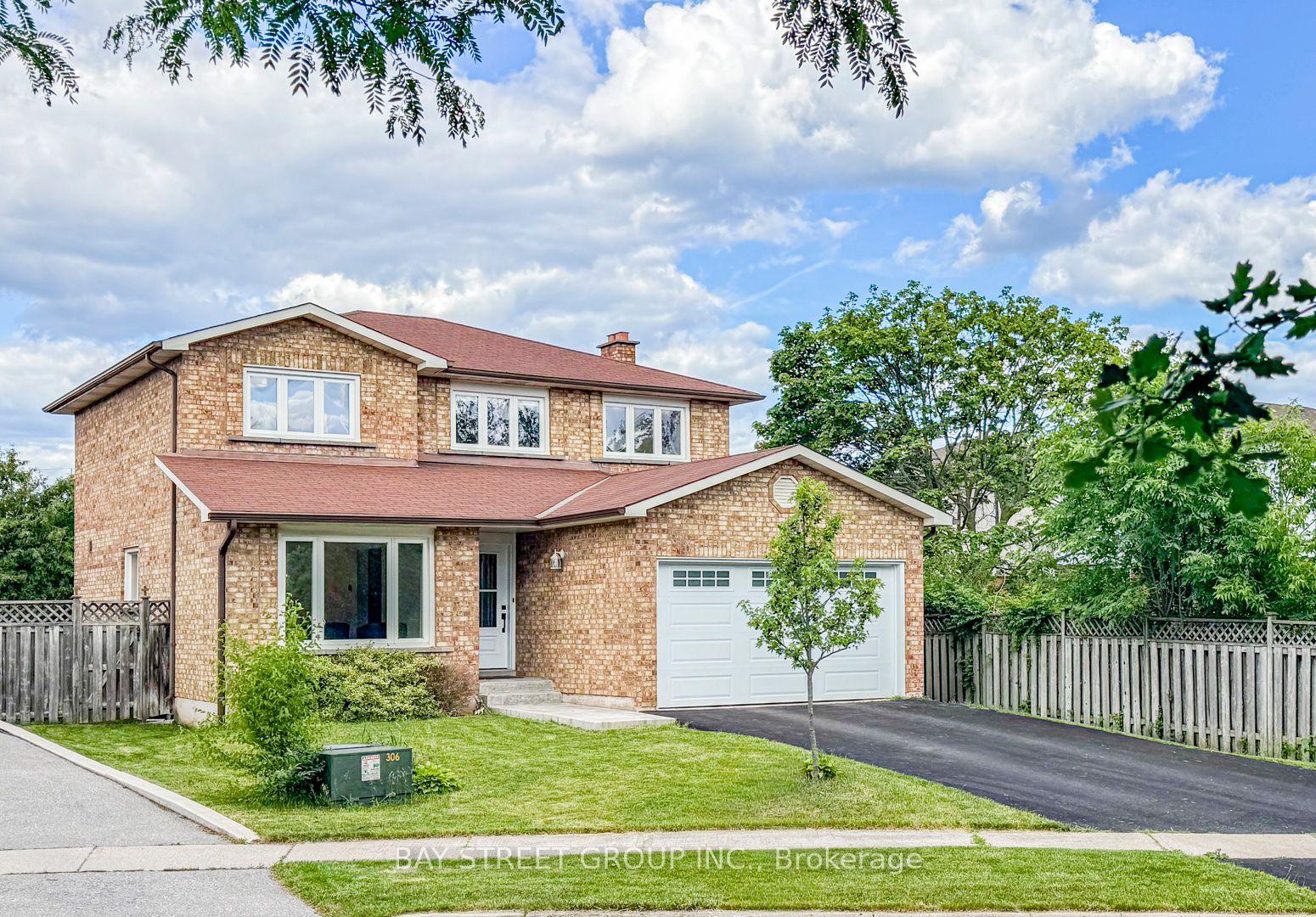 29 Roslo Court, Oakville — Detached for sale, photo 1