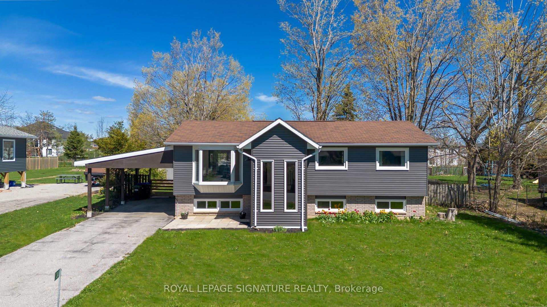 34 Champlain Crescent — photo 1