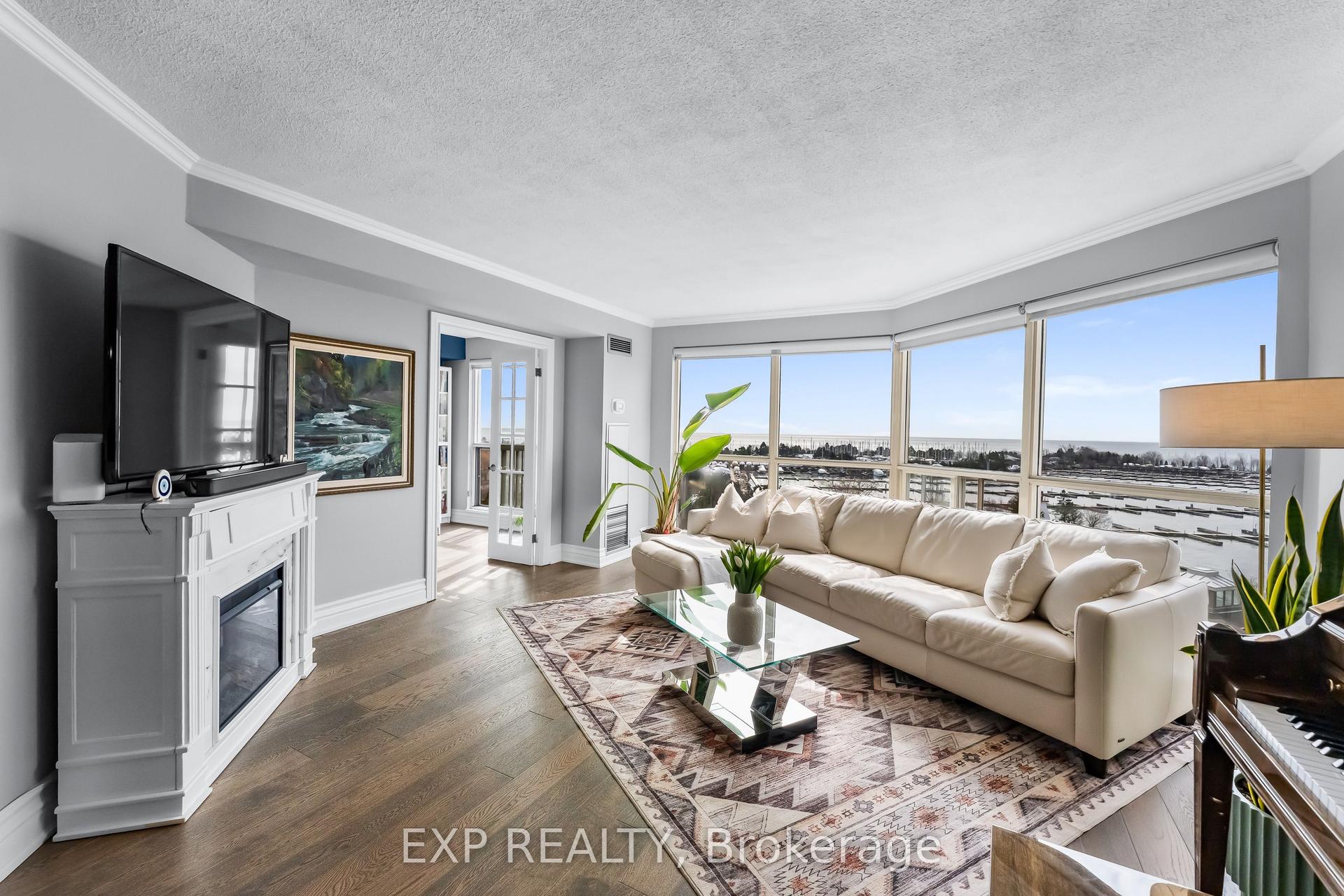 2261 Lake Shore Boulevard W 918 #918 — photo 1
