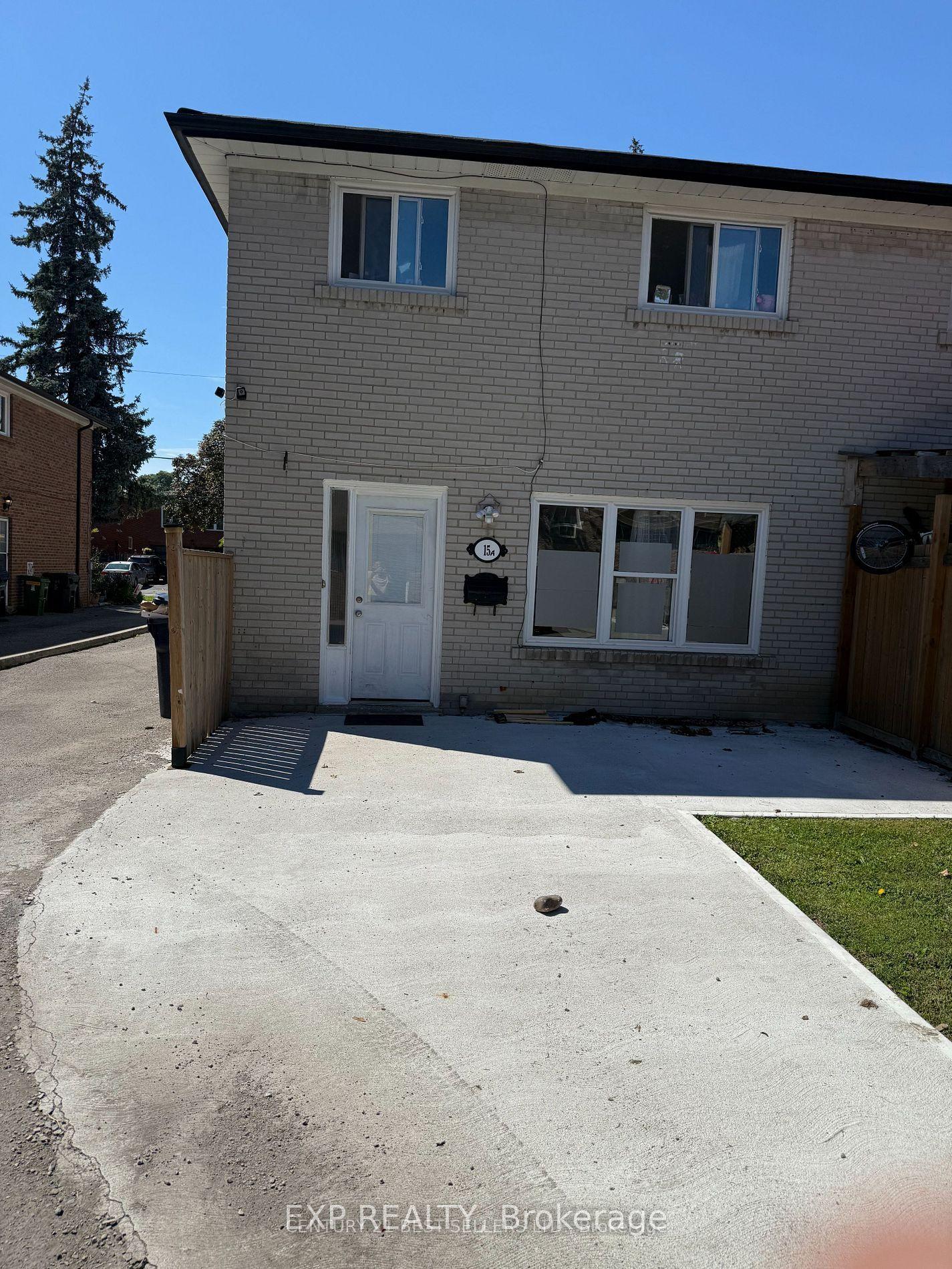15a rockwood Drive, Toronto — Multiplex for lease, photo 1