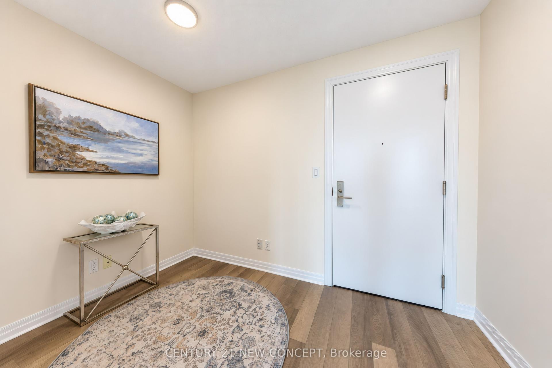 2015 Sheppard Avenue 2402 #2402, Toronto — Condo for sale, photo 1