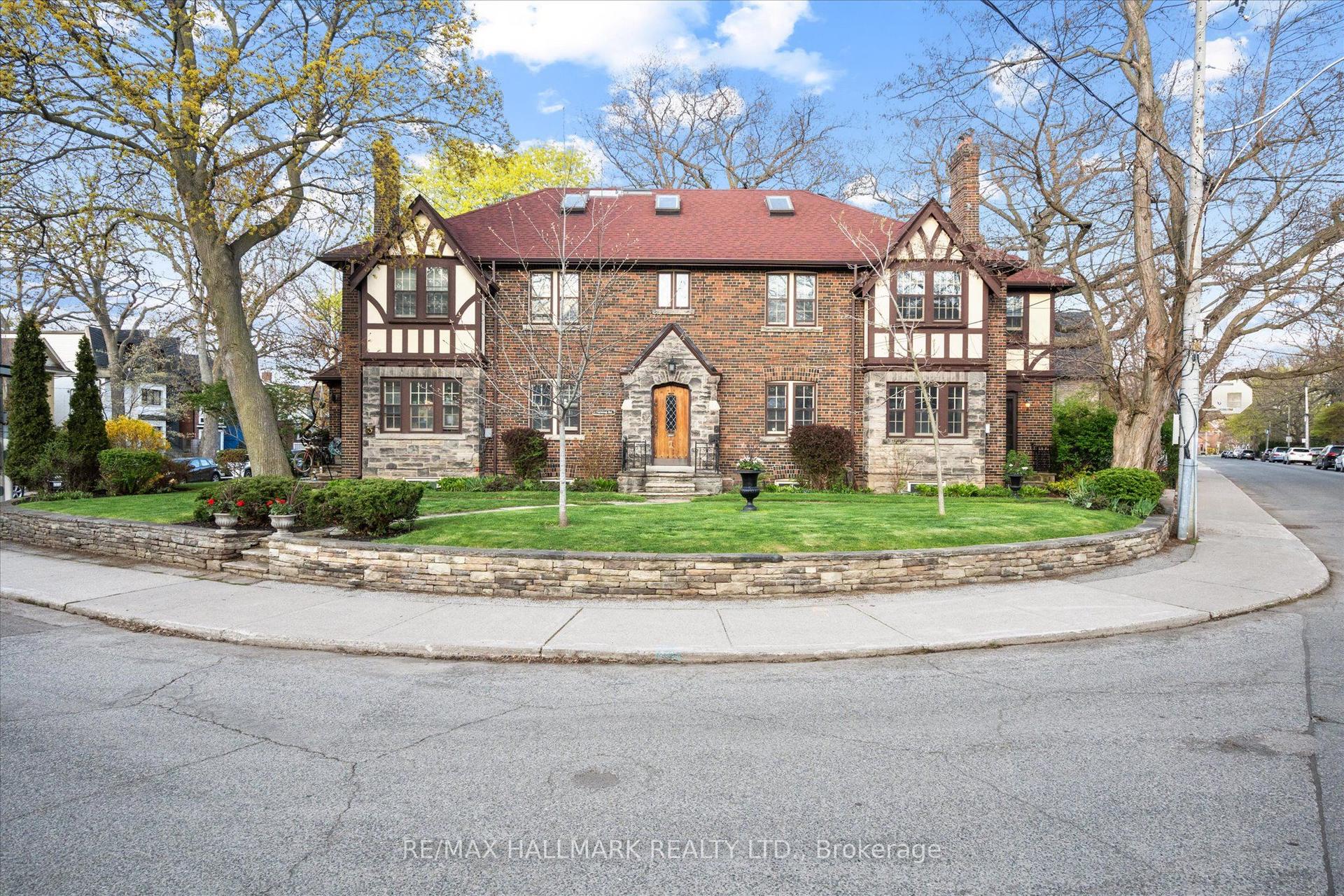 50 Benlamond Avenue — photo 1