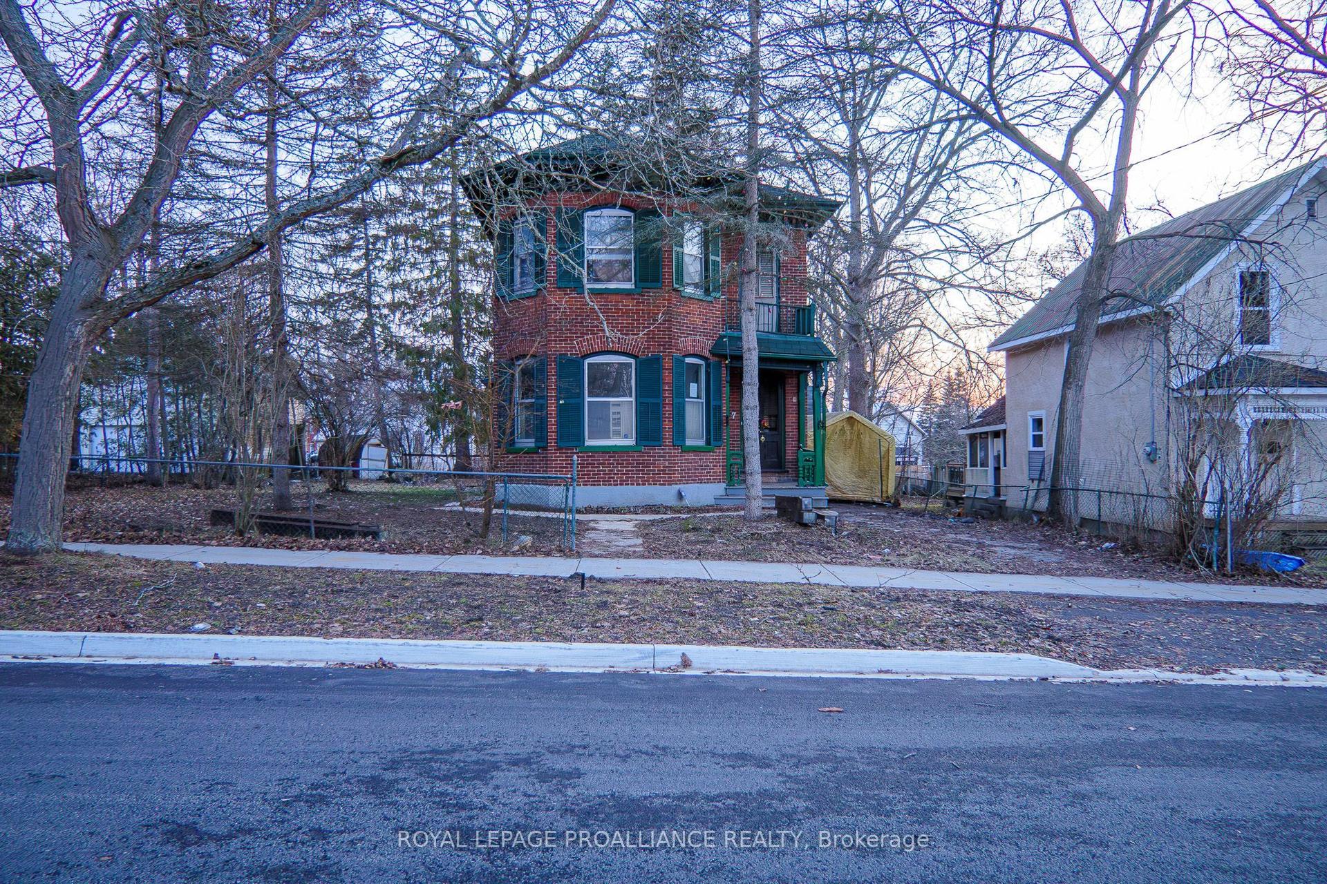 187 St George Street — photo 1