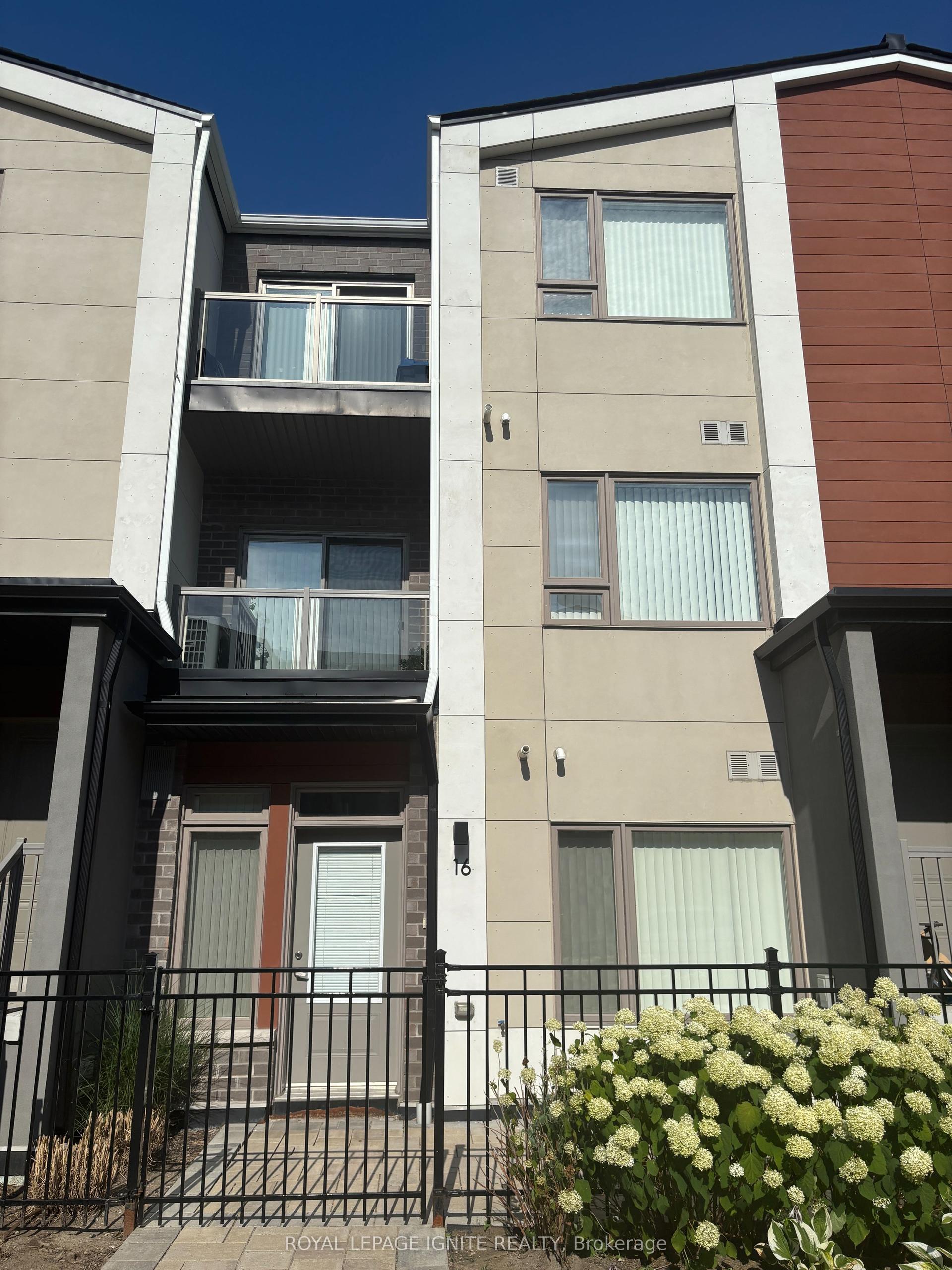 60 Orchid Place Drive 16 #16, Toronto — Condo Town for lease, photo 1