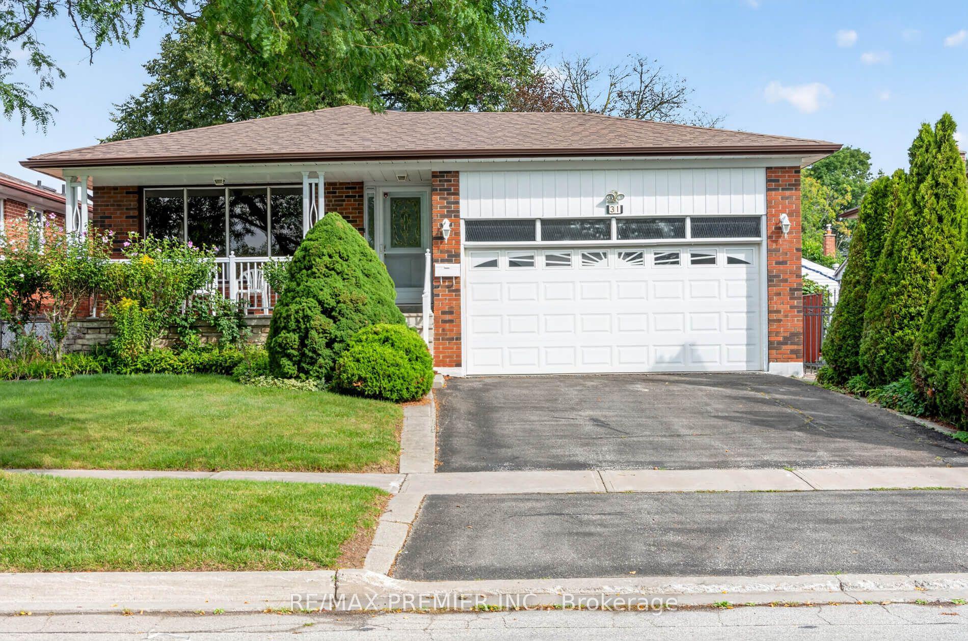 31 CORINTHIAN Boulevard, Toronto — Detached for sale, photo 1