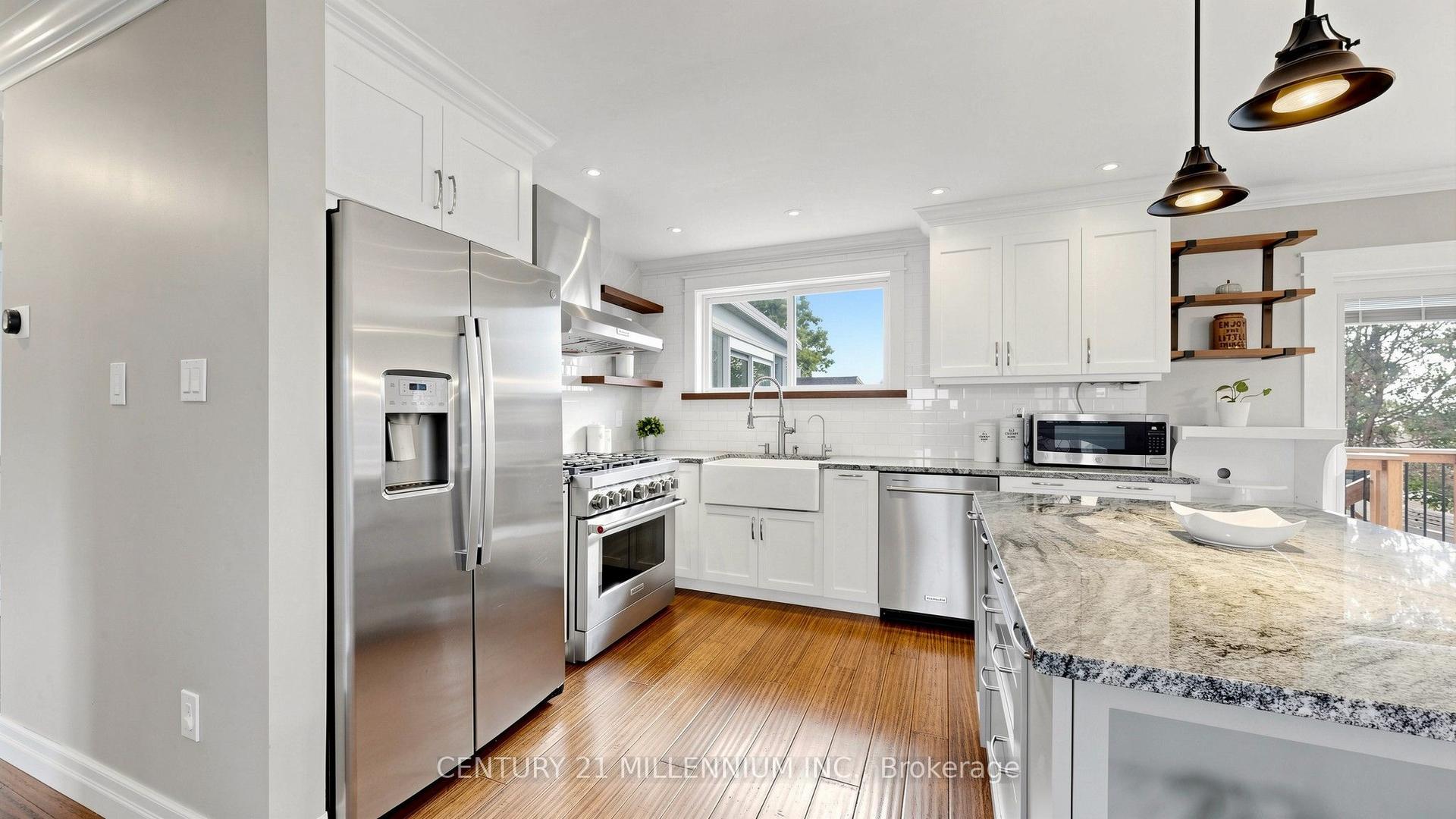 938 Greenwood Crescent, Whitby — Detached for sale, photo 1