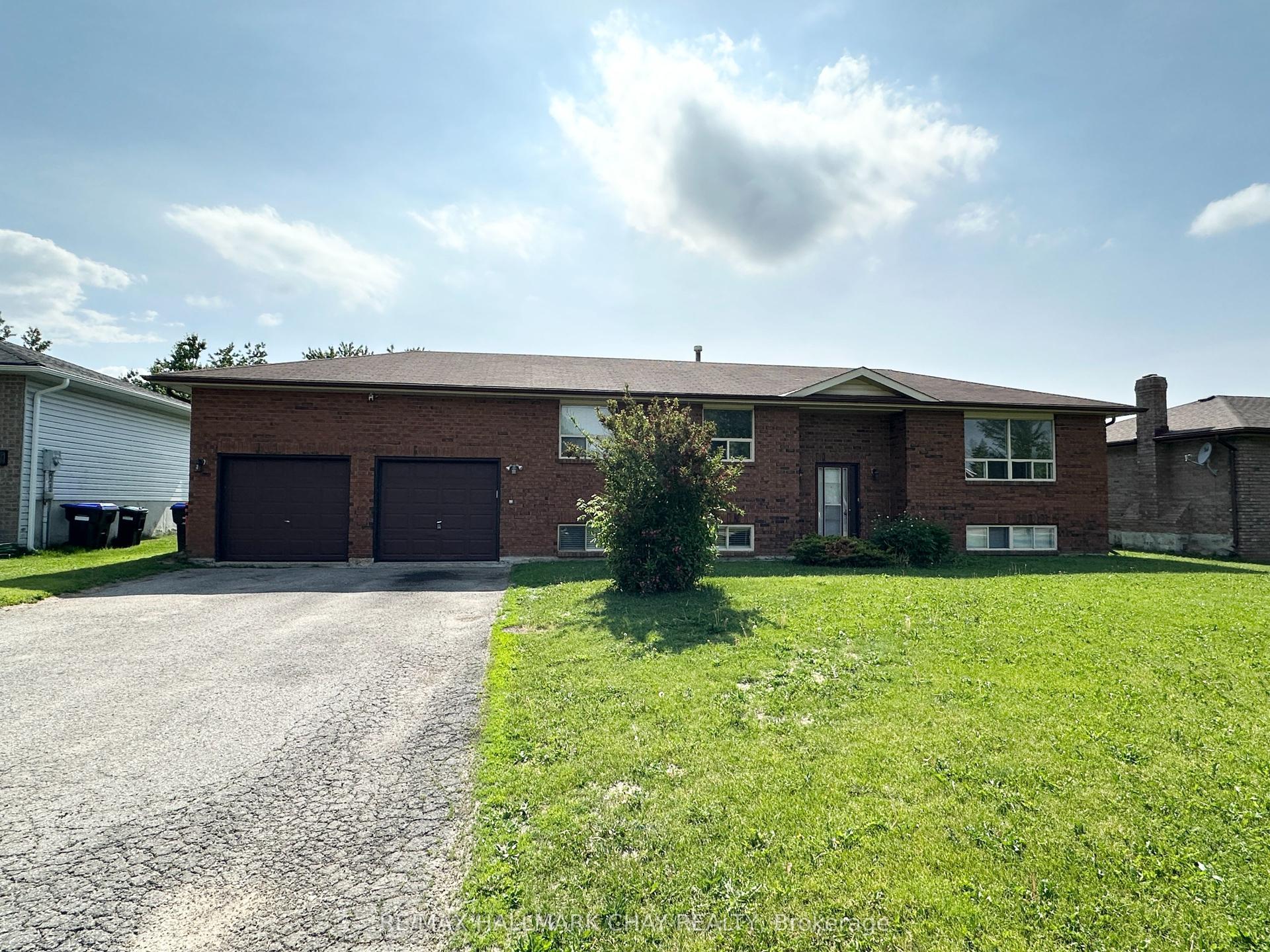 2047 Chantler Street — photo 1