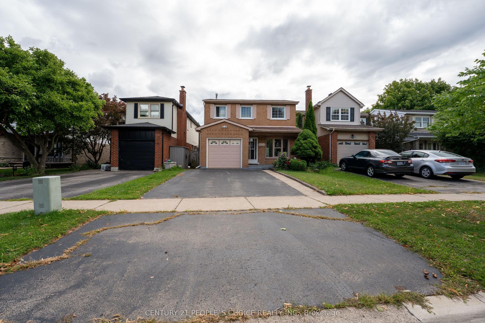 2247 Silverbirch Court, Burlington — Detached for sale, photo 1