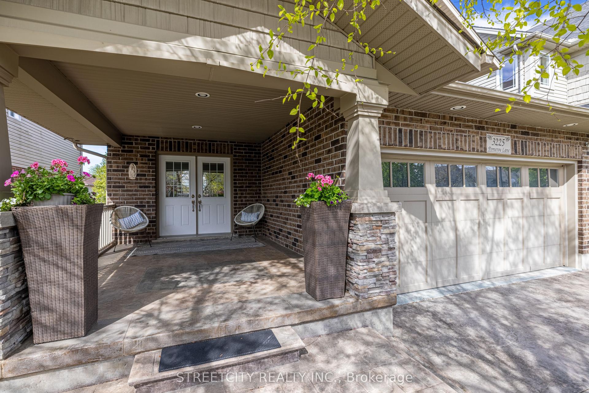 3225 Pomeroy Lane — photo 1